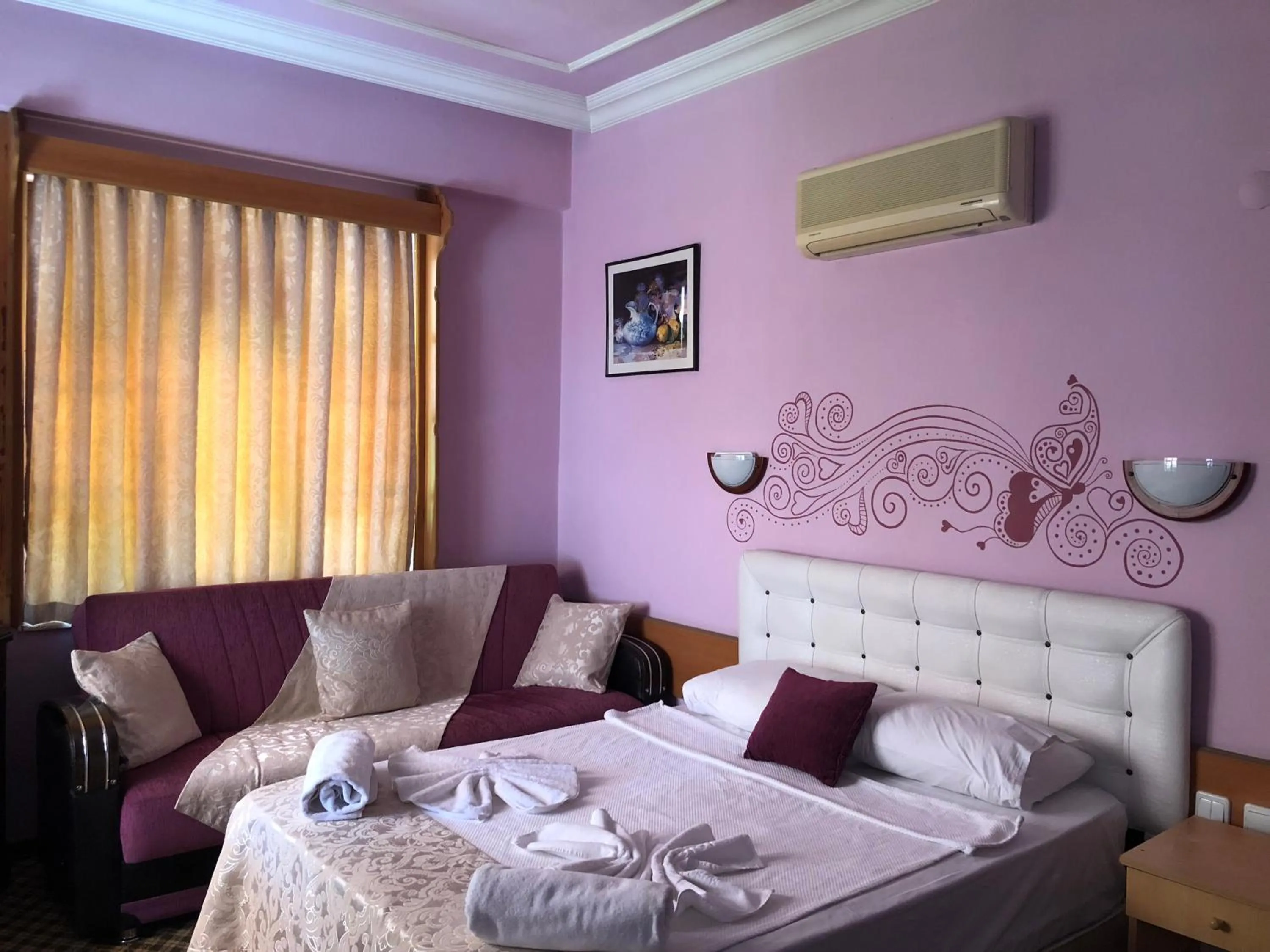 Shower in Hotel Karyatit Kaleici