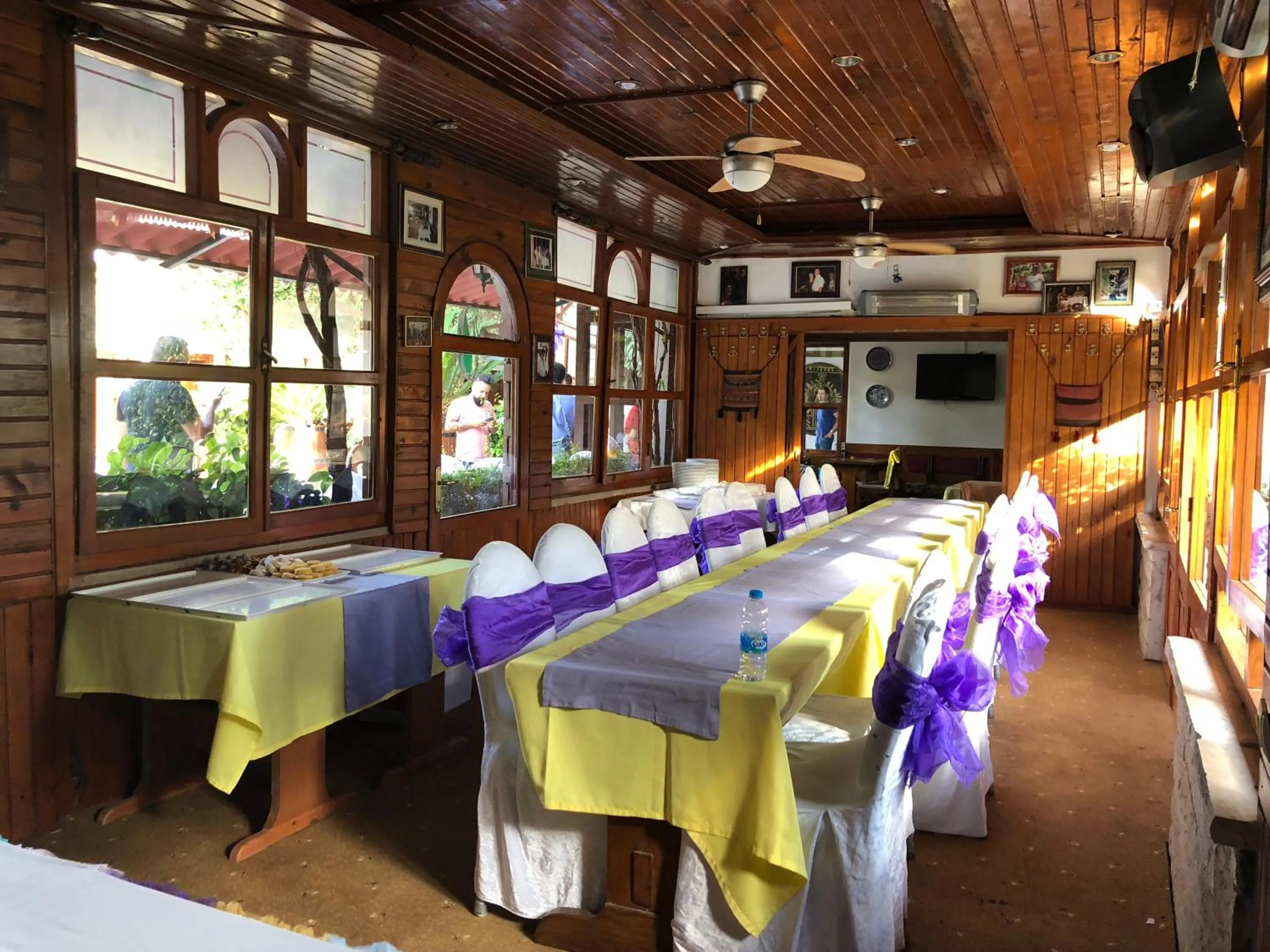 Restaurant/places to eat in Hotel Karyatit Kaleici