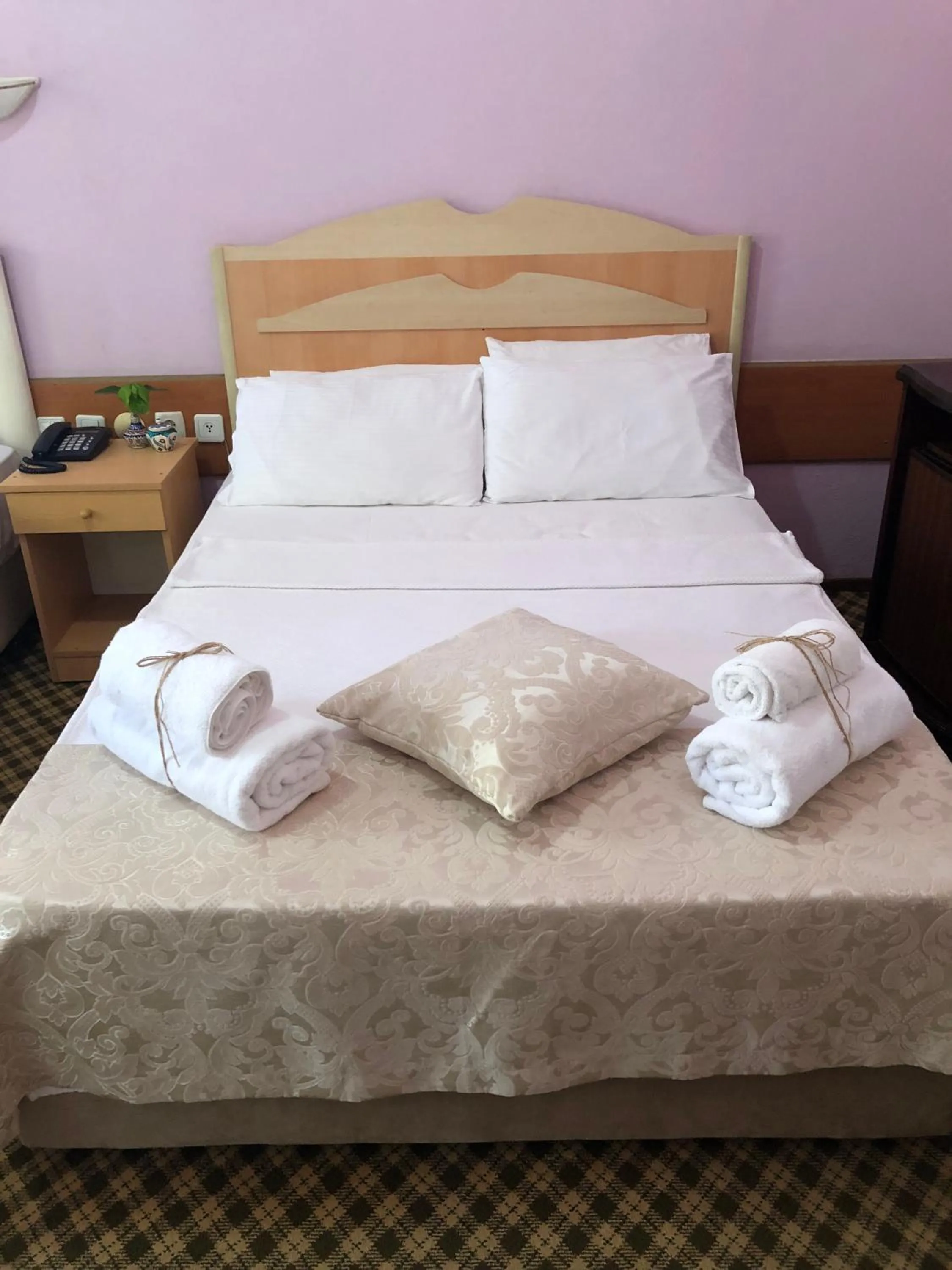 Shower in Hotel Karyatit Kaleici