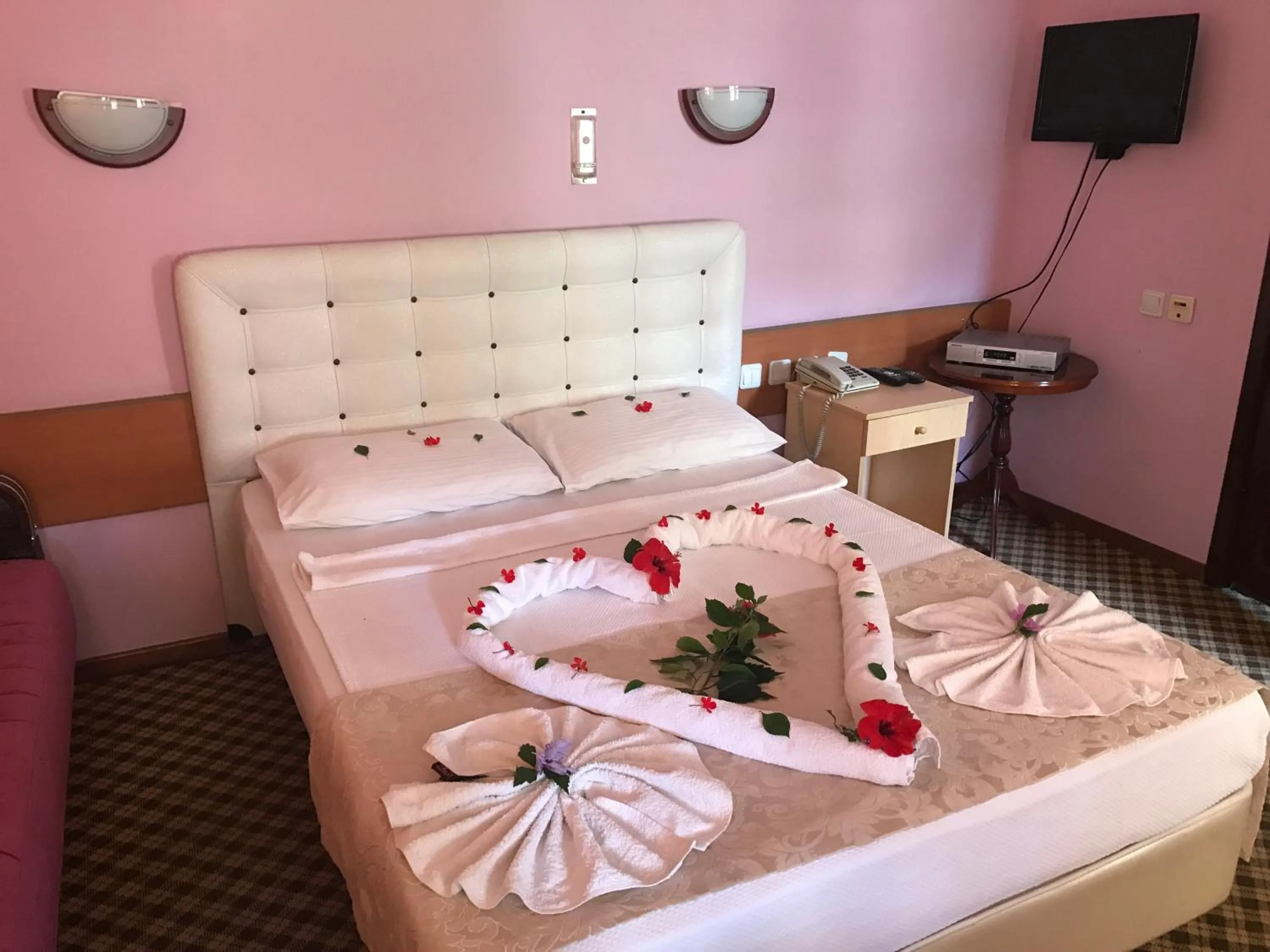 Shower in Hotel Karyatit Kaleici