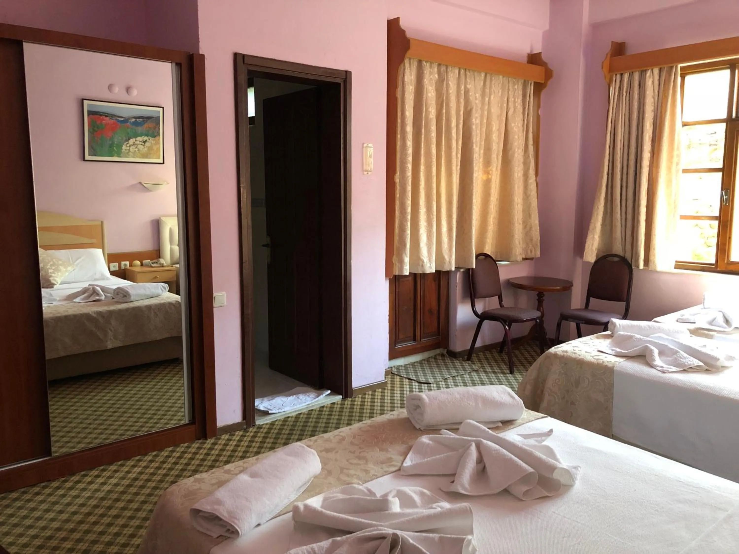 Photo of the whole room in Hotel Karyatit Kaleici