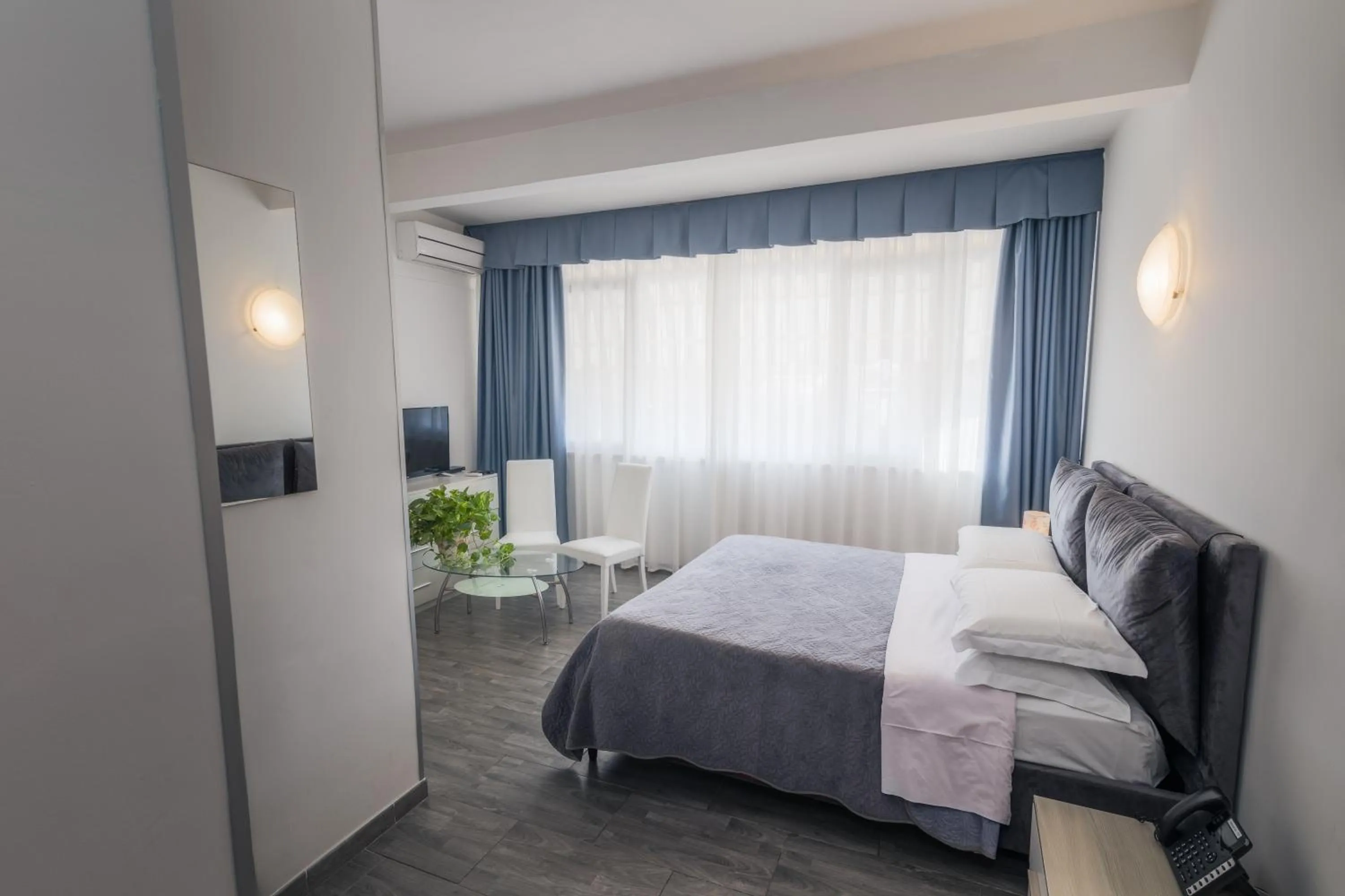 Bed in Hotel Giulietta e Romeo