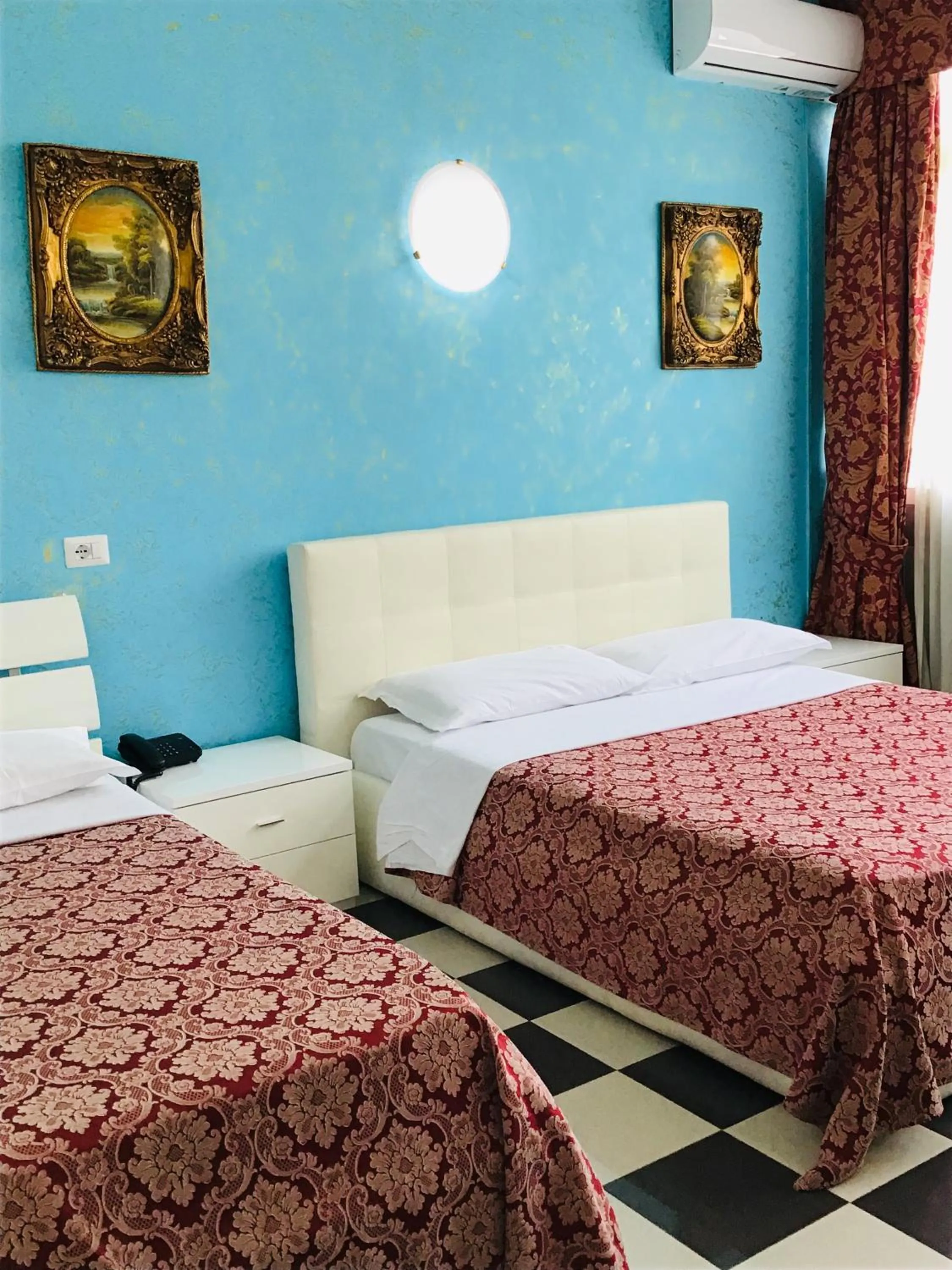 Bed in Hotel Giulietta e Romeo