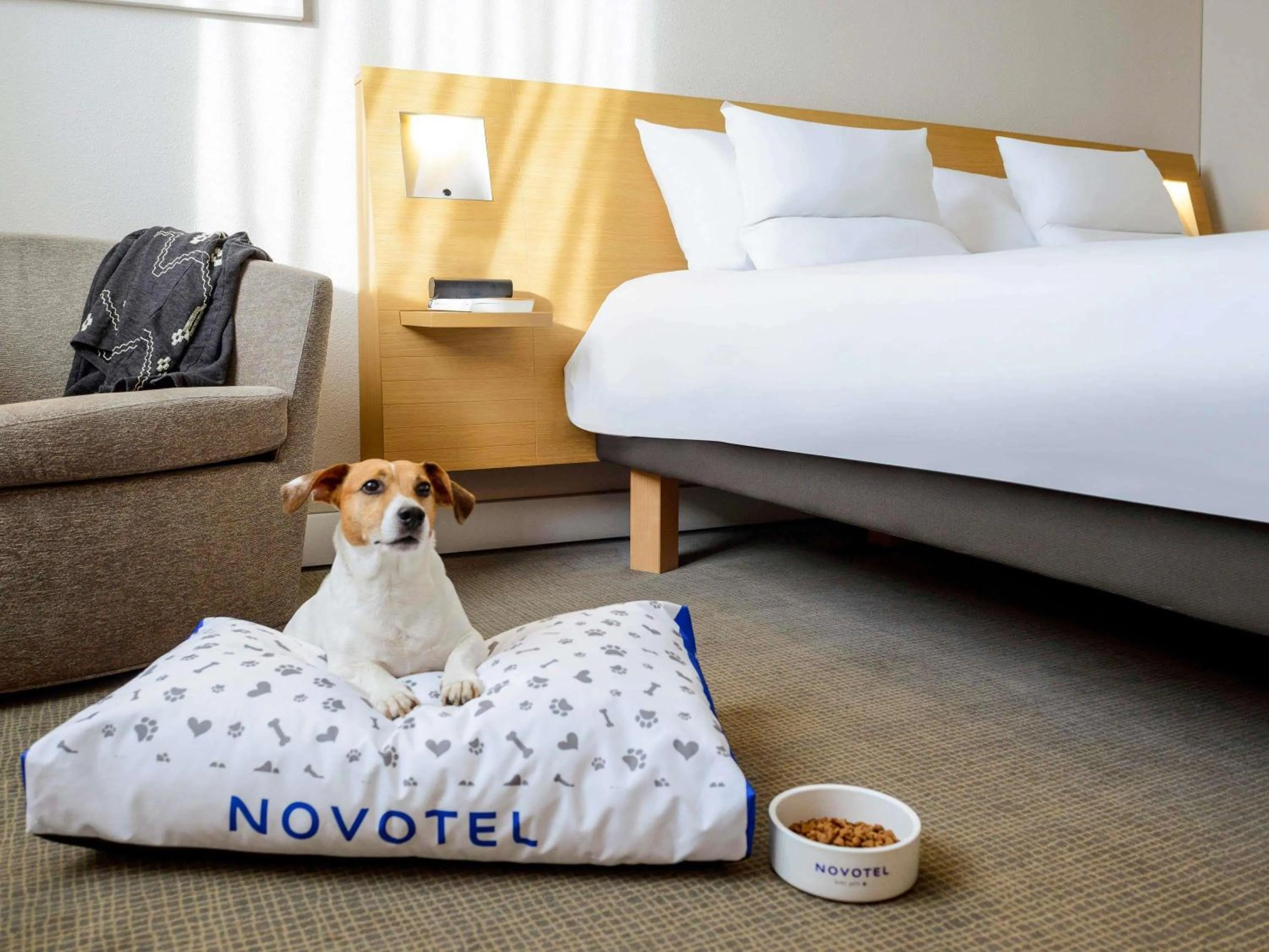 Bedroom, Bed in Novotel Milano Malpensa Aeroporto