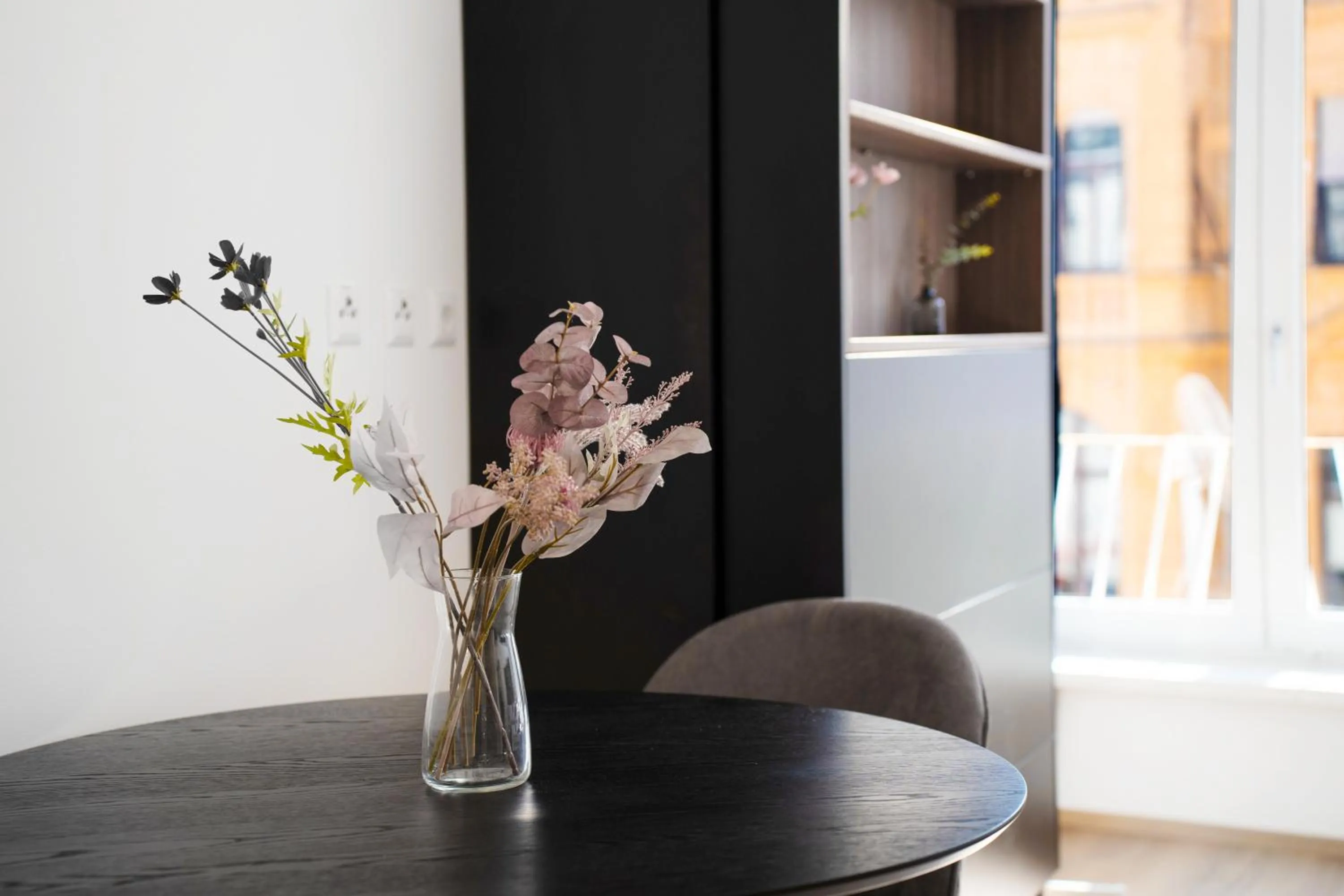 Decorative detail in easy-flat Hauptplatz - City Center Apartments with a Kitchen