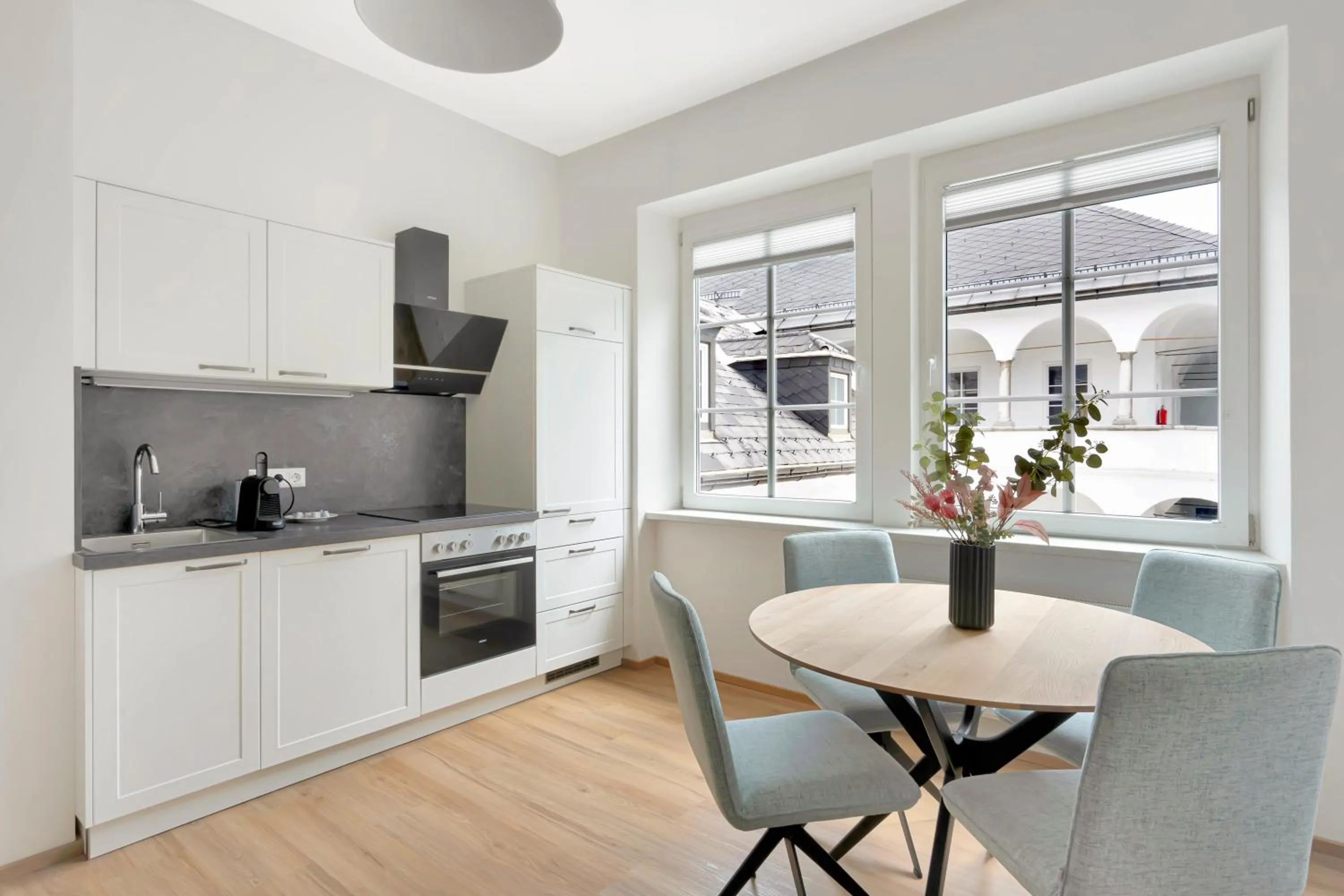 Kitchen or kitchenette in easy-flat Hauptplatz - City Center Apartments with a Kitchen