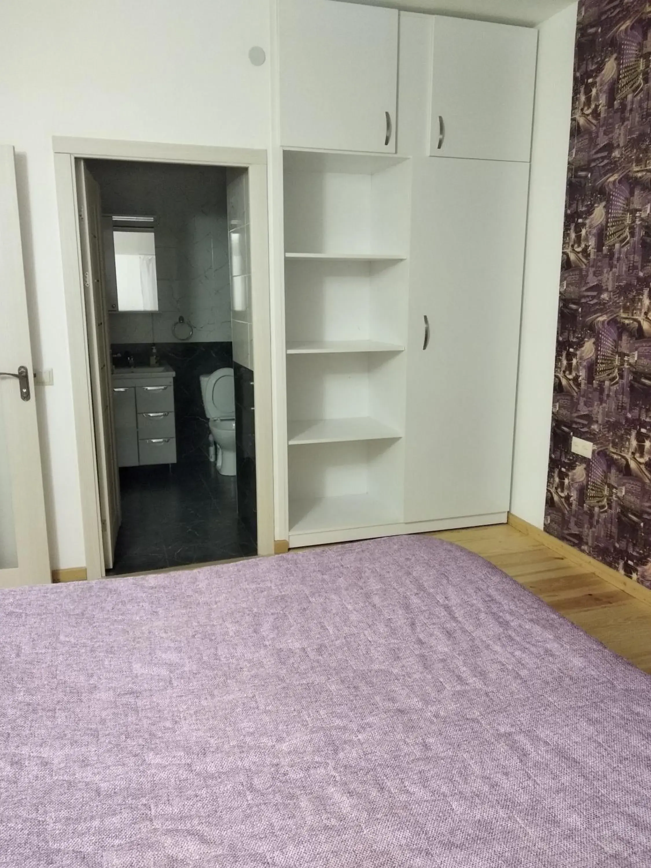 Deluxe Double Room with Bath in Artson B&B Vagharshapat Deluxe Double Room with Bath in Artson B&B Vagharshapat