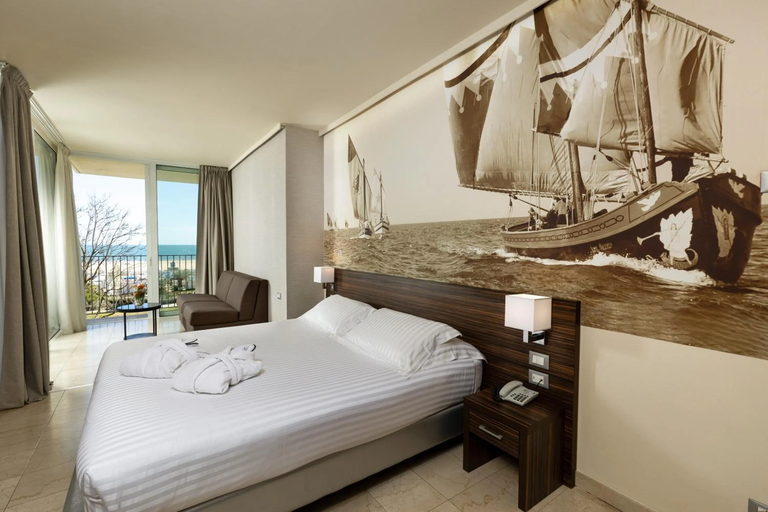 Bed in Mercure Rimini Lungomare