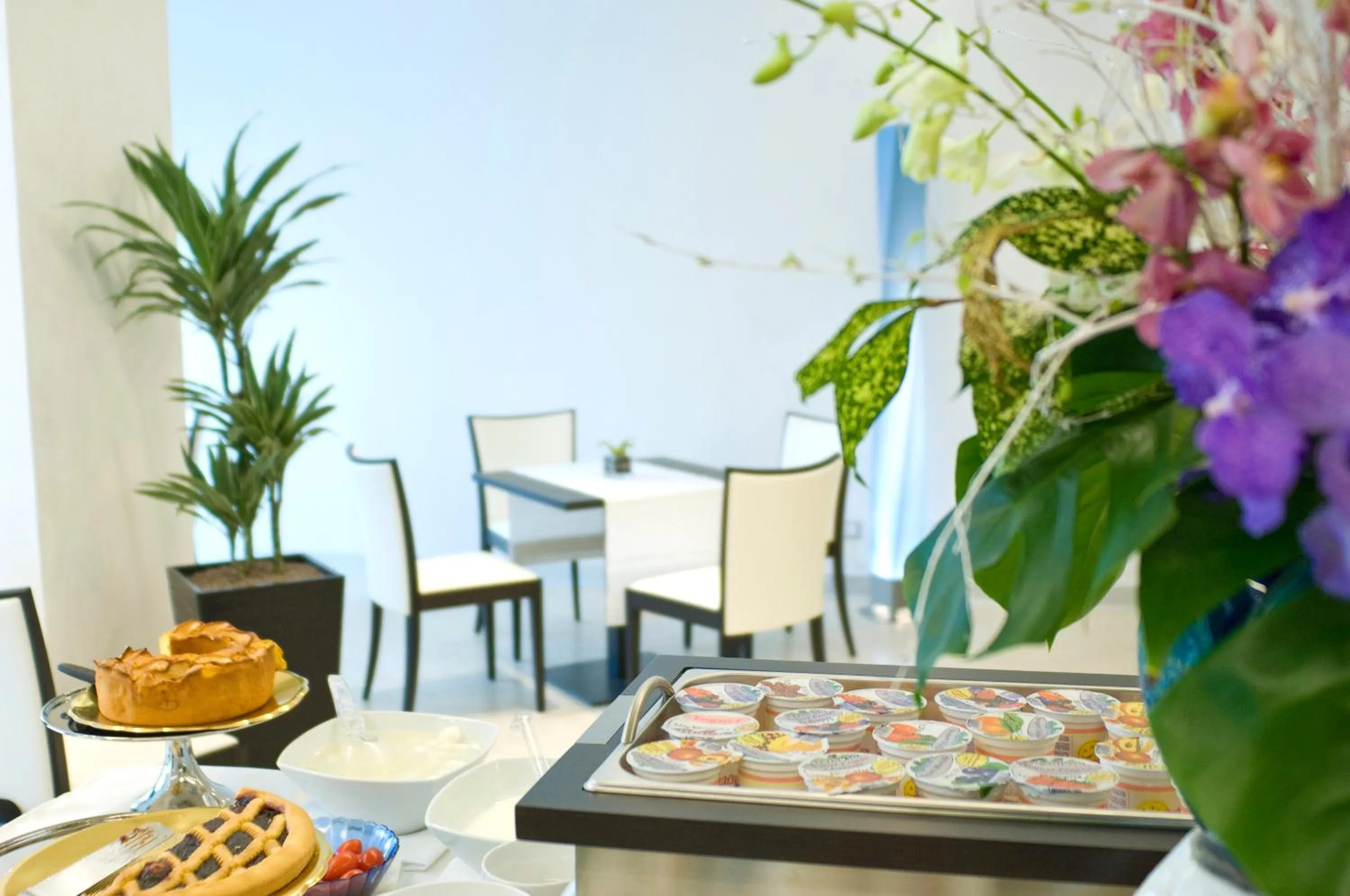 Restaurant/places to eat in Mercure Rimini Lungomare