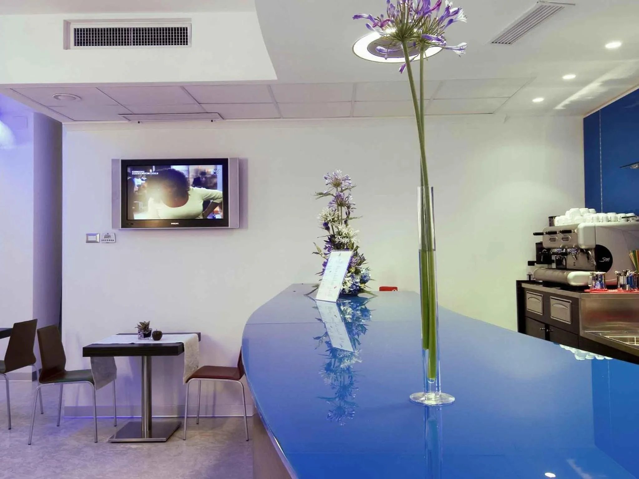 Lounge or bar in Mercure Rimini Lungomare