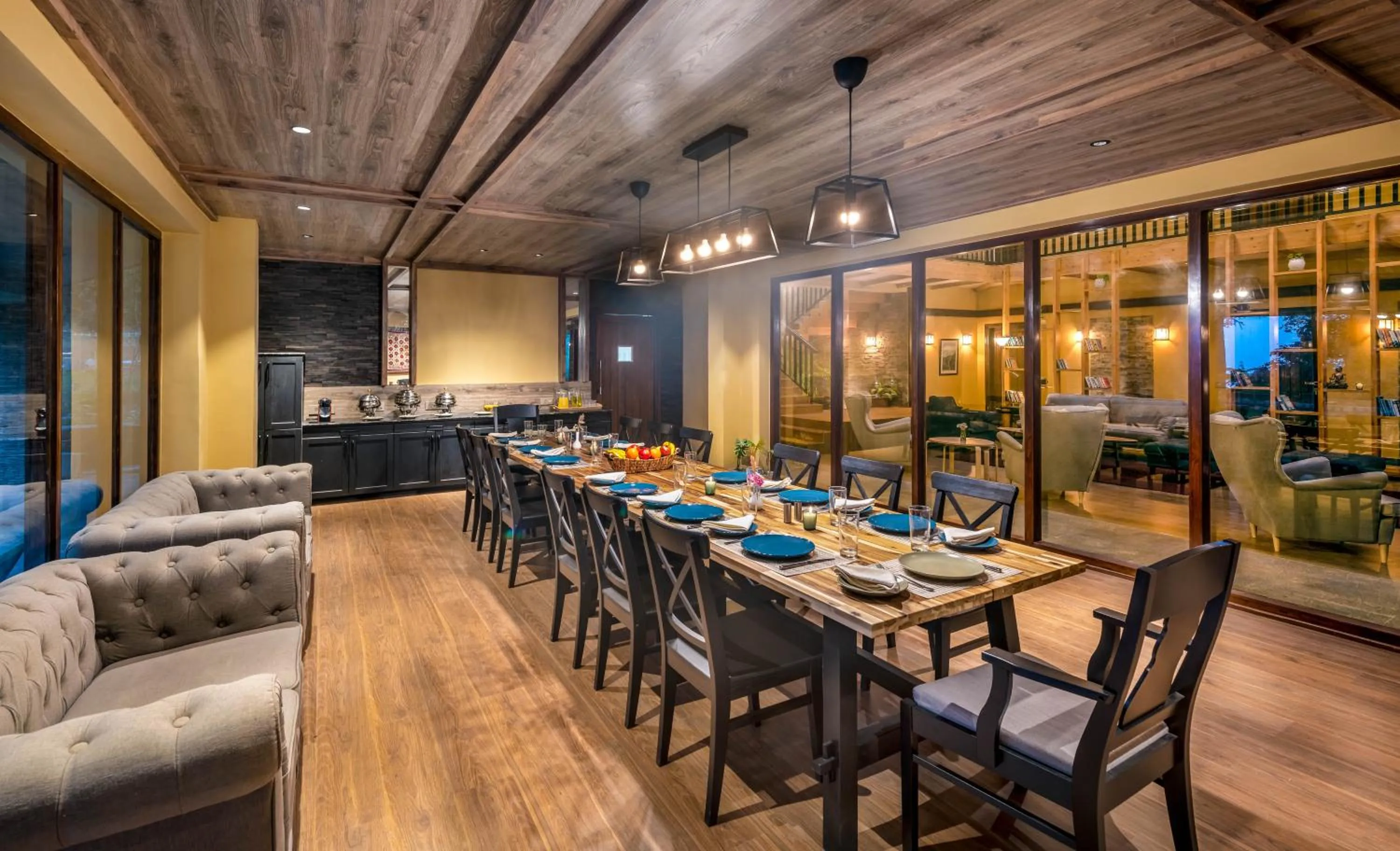 Restaurant/places to eat in Hotel Eagles Nest