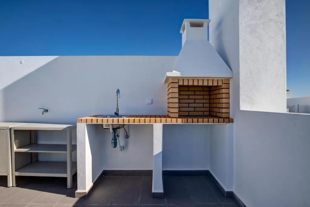Luxury Two Bedroom Apartment with Private Roof Terrace and Hot Tub