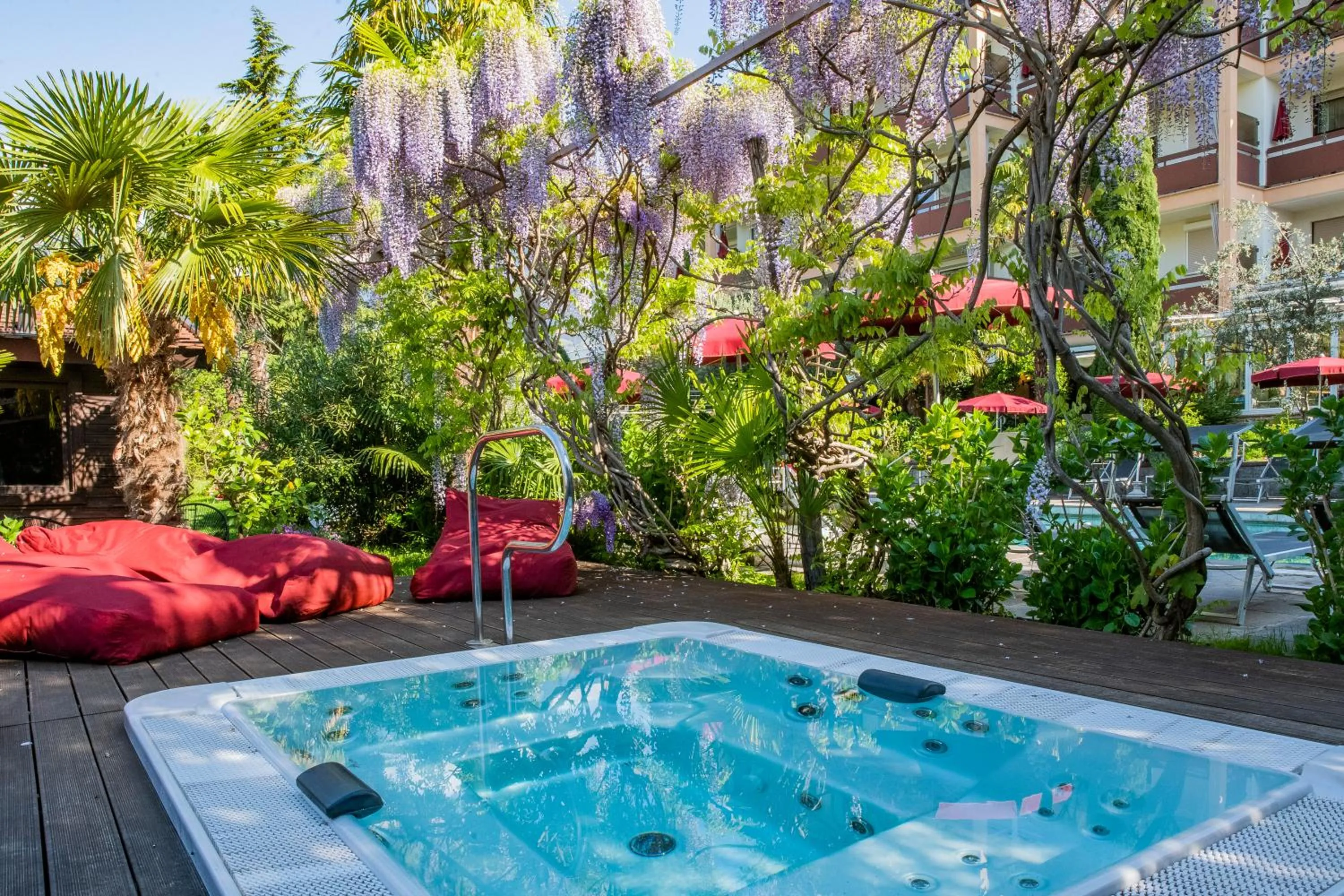 Hot Tub in Hotel Gartenresidence Zea Curtis