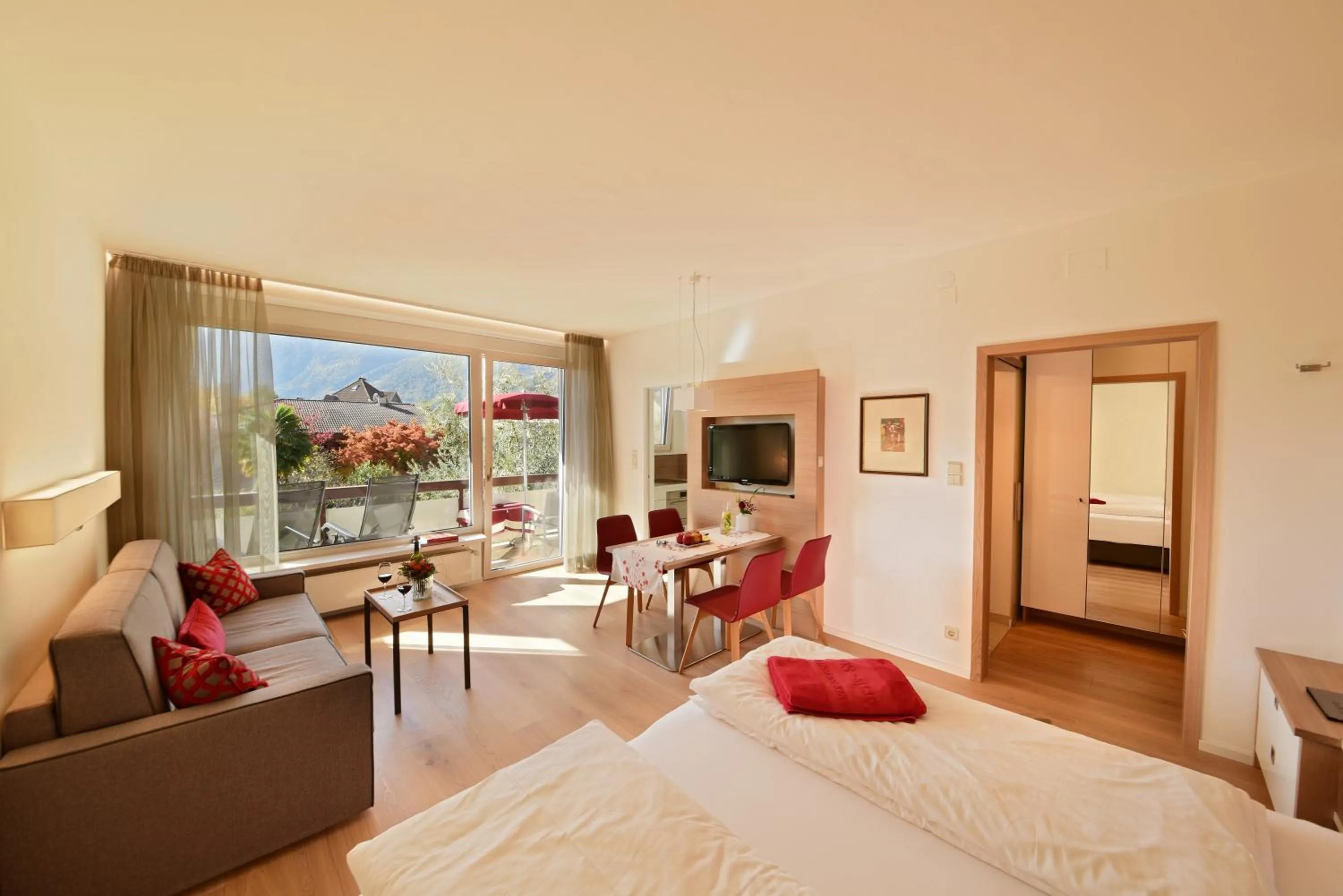 Seating area, Bed in Hotel Gartenresidence Zea Curtis