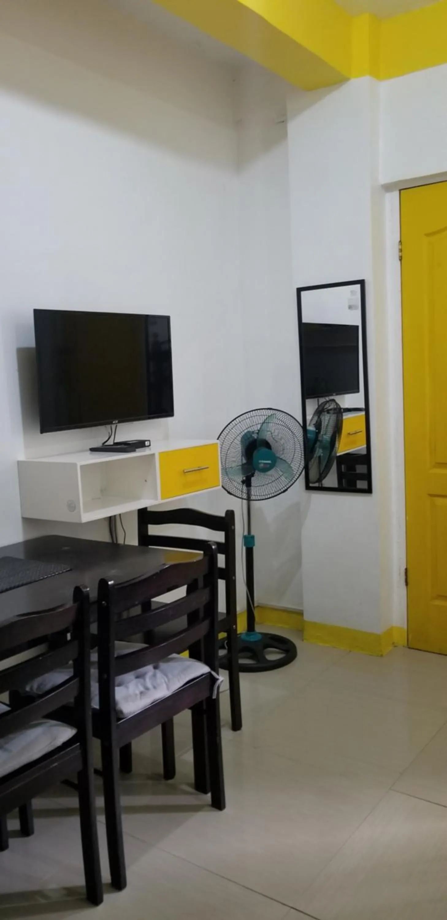 TV and multimedia in Innsite Room Rentals