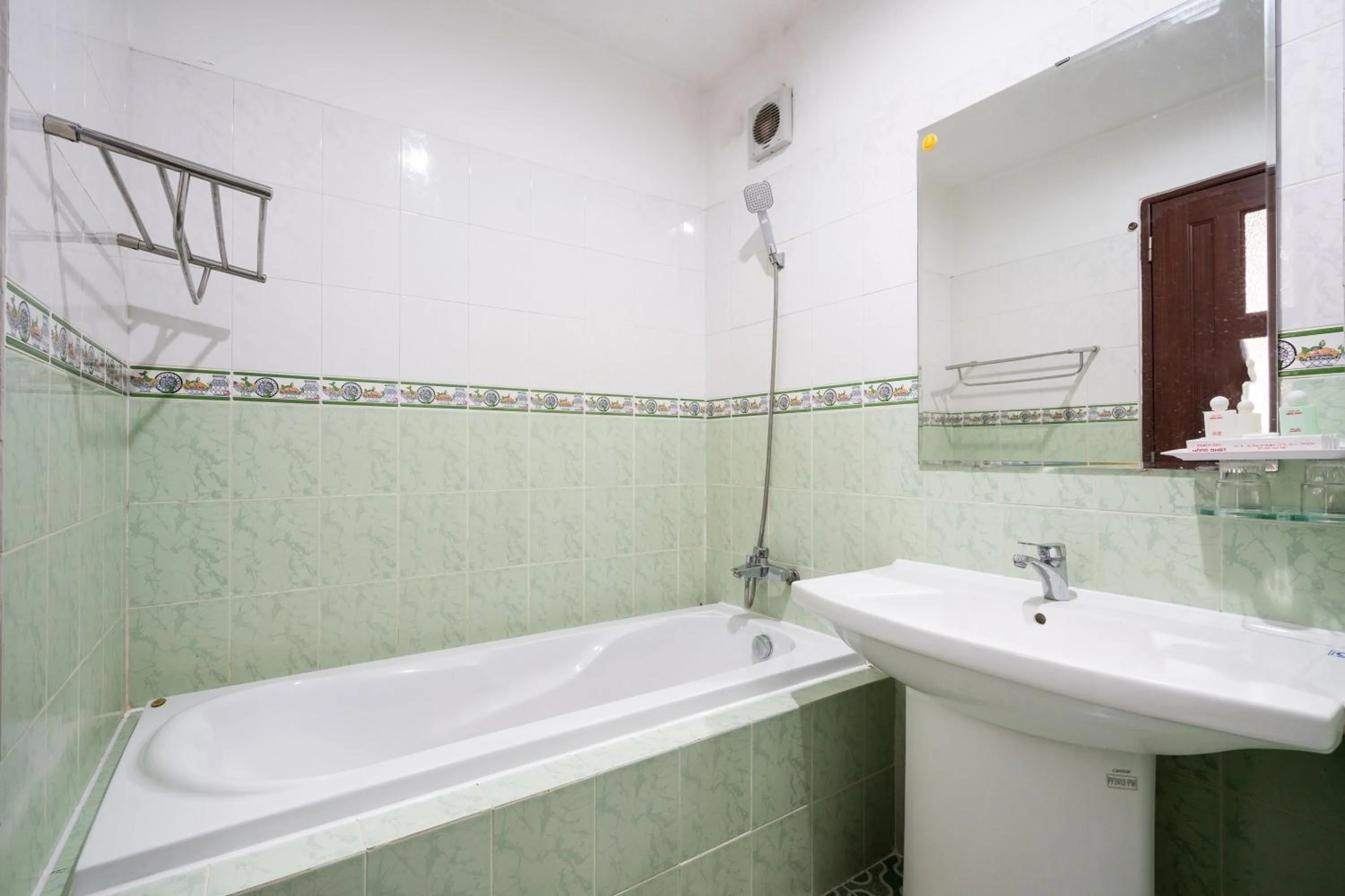 KHÁCH SẠN HỒNG PHÁT