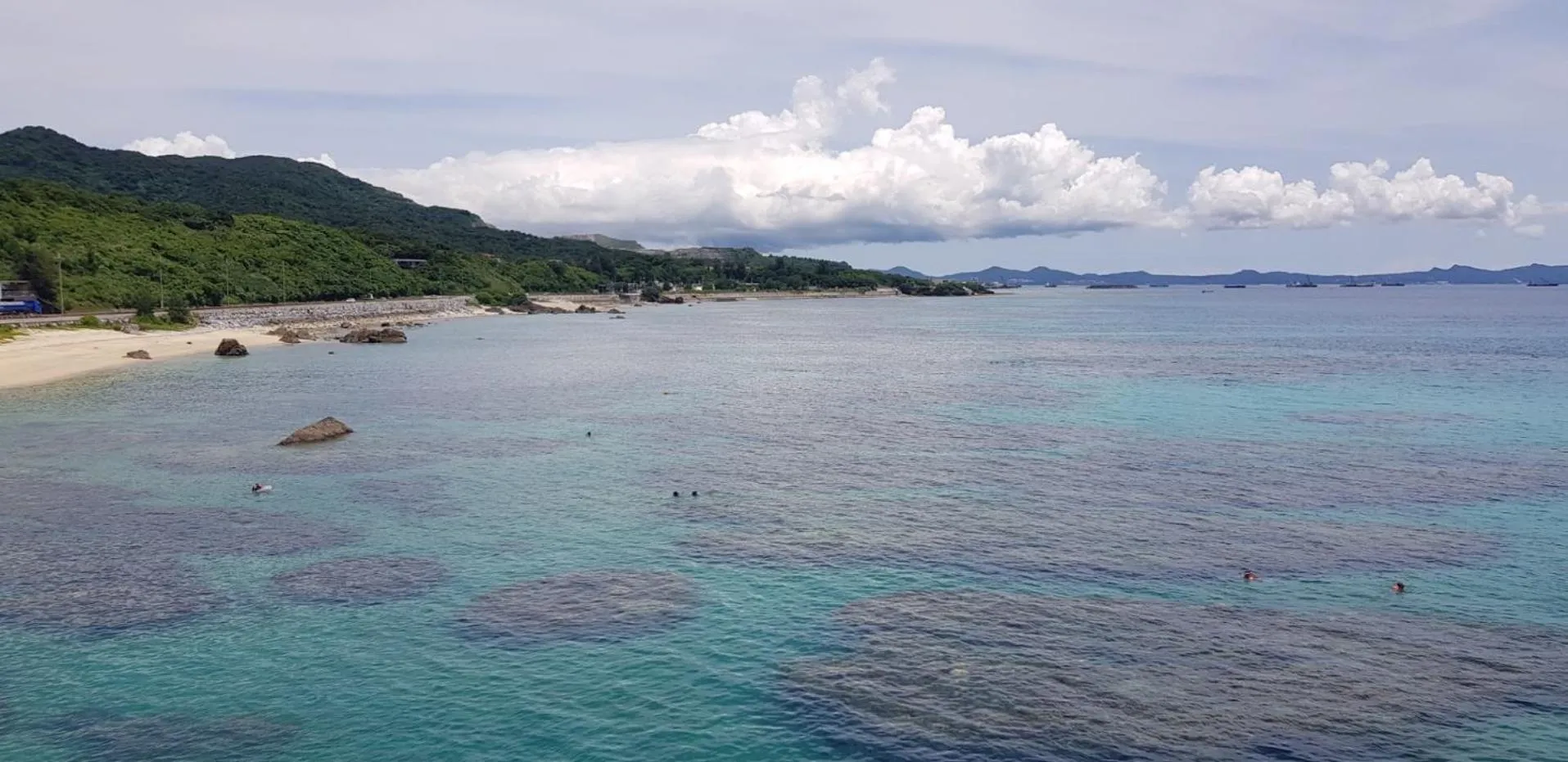 Snorkeling in Hotel Little Swiss House