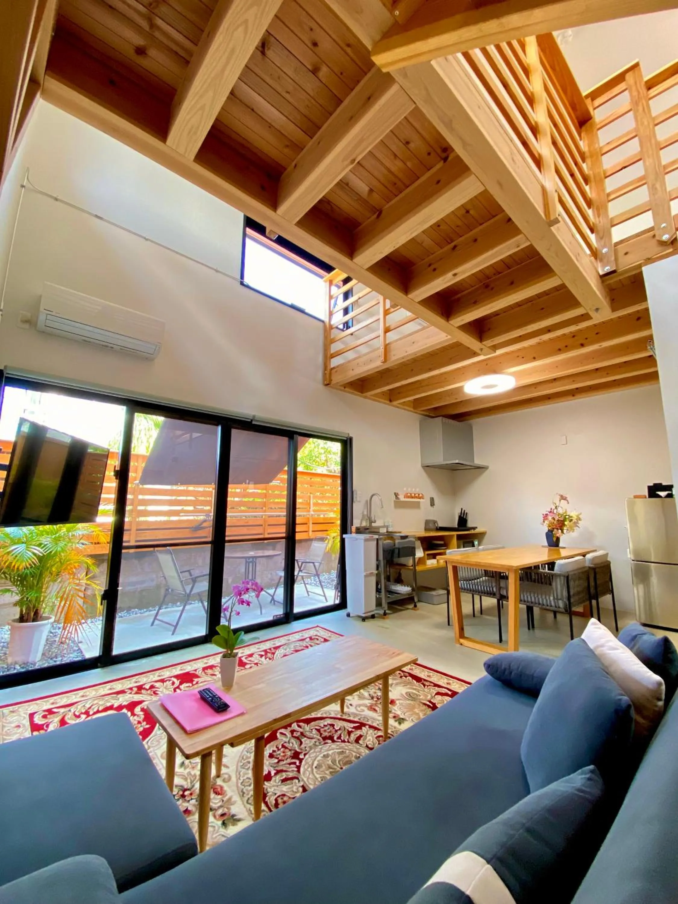 TV and multimedia in Hotel Little Swiss House