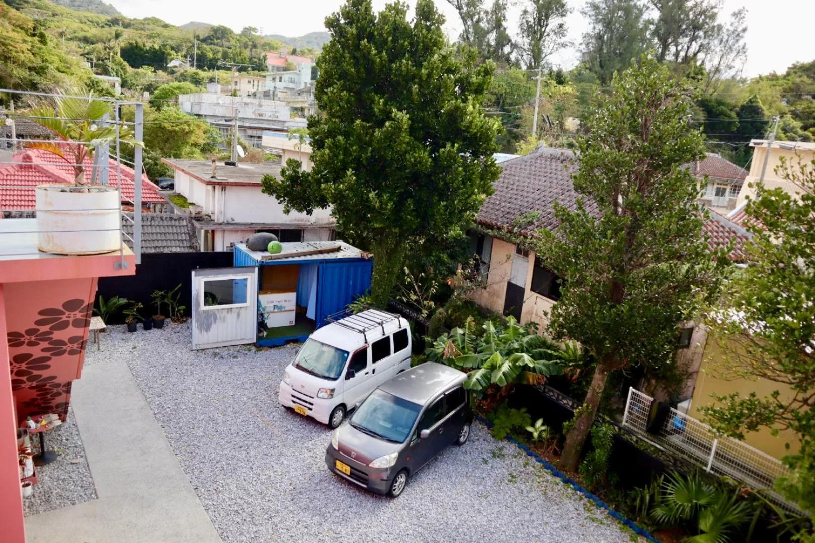 Parking in Hotel Little Swiss House