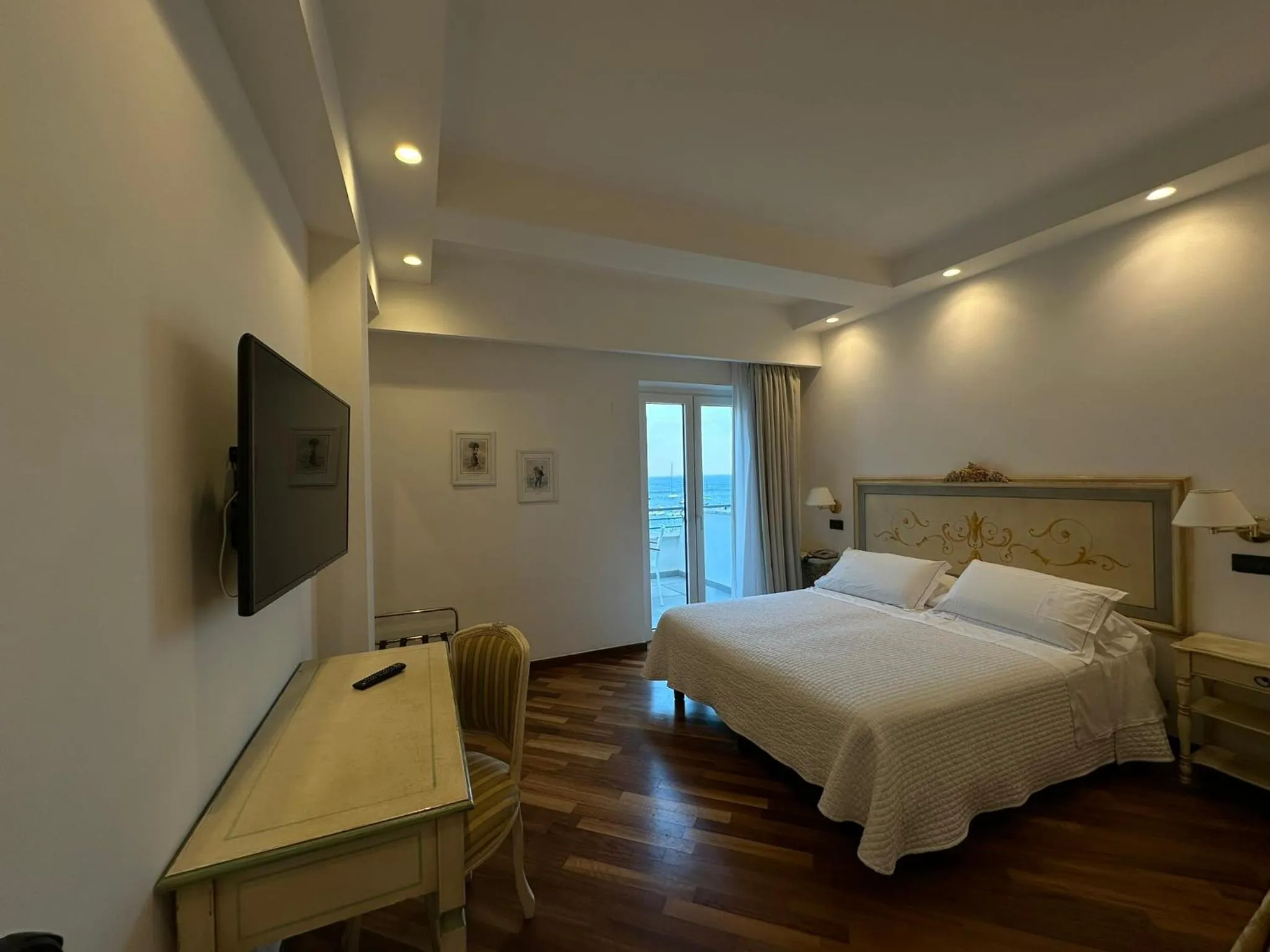 Bed in Punta Campanella Resort & Spa