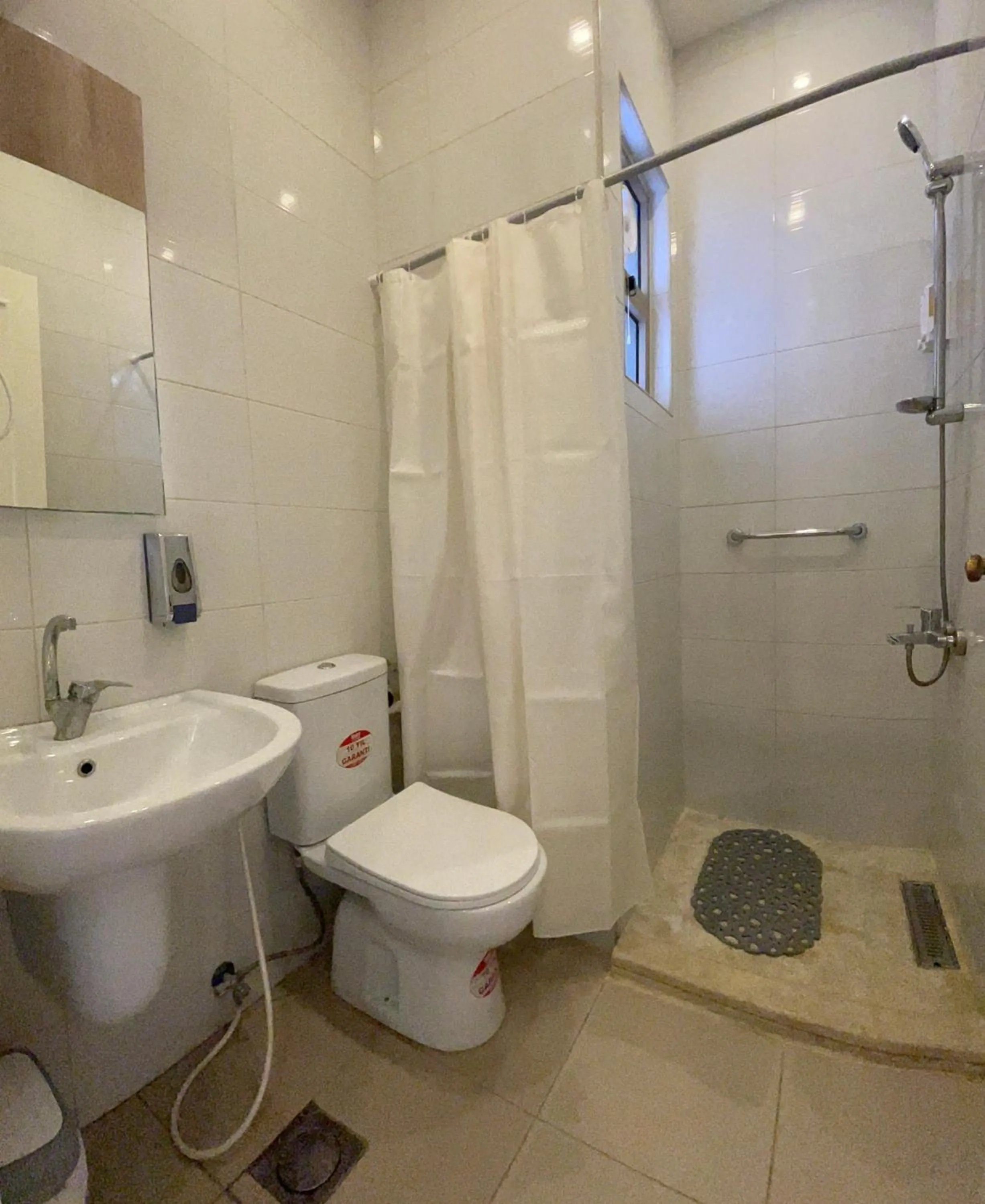 Shower in Aster Hotel Aqaba