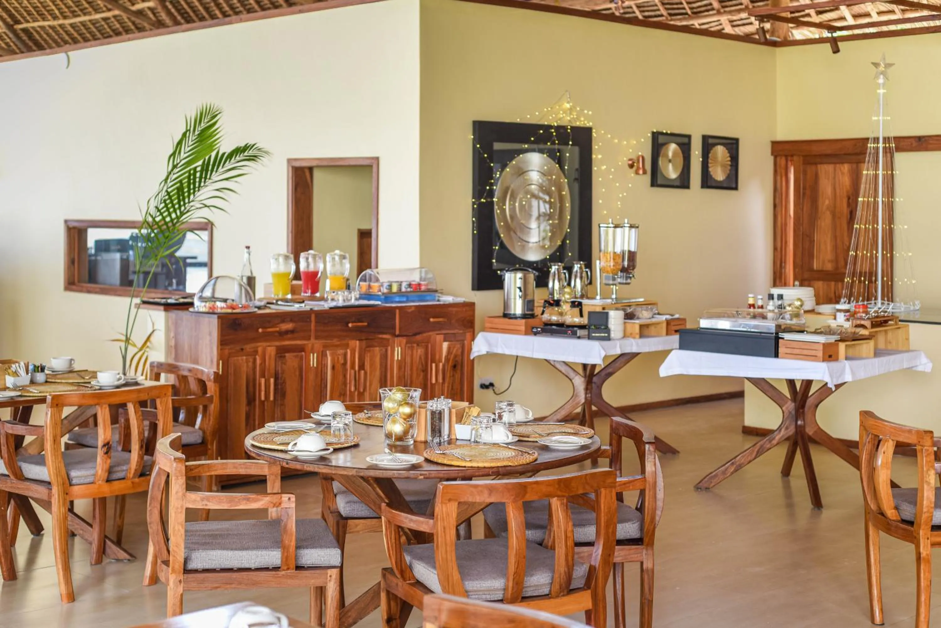 Restaurant/places to eat in Alma Boutique Hotel