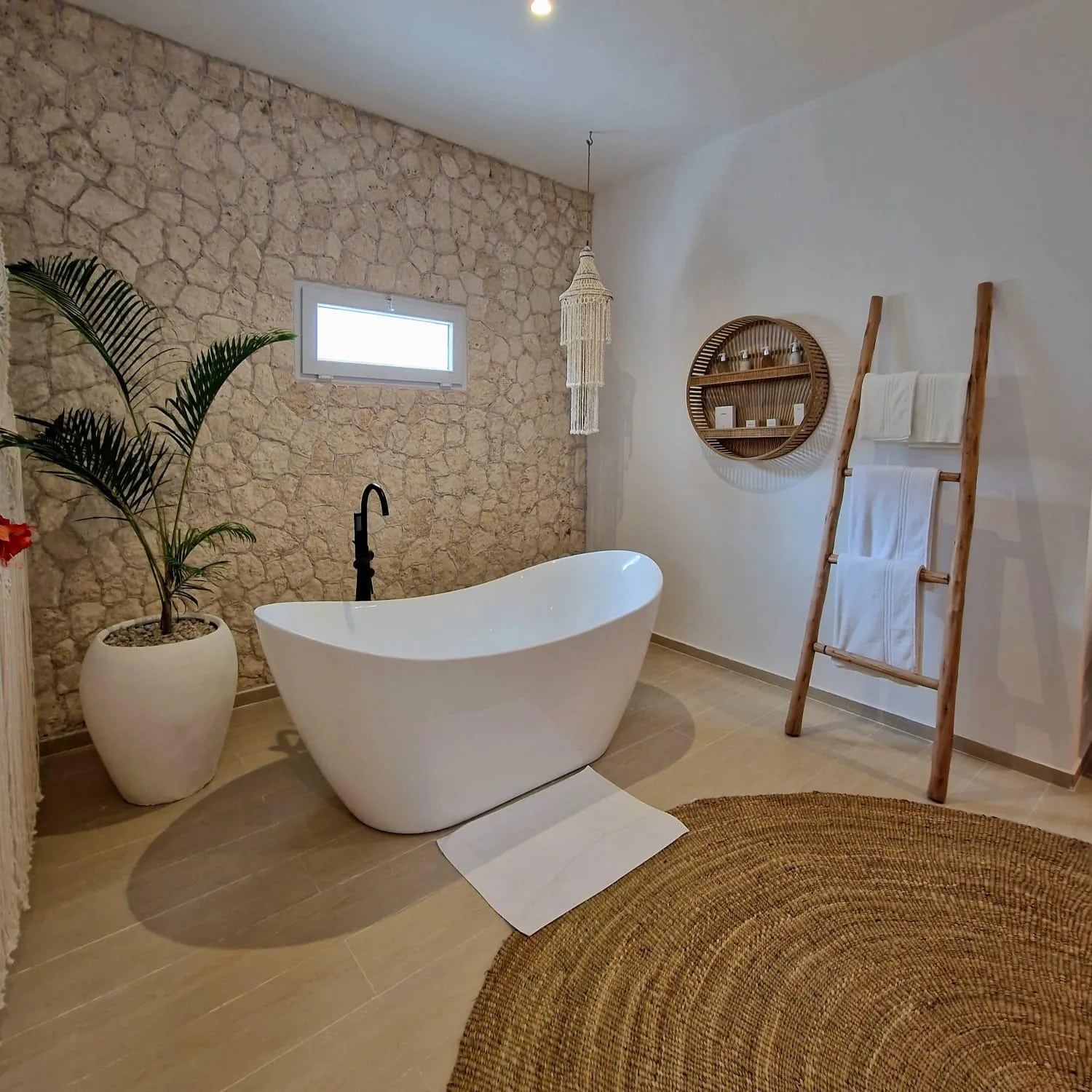 Bathroom in Alma Boutique Hotel