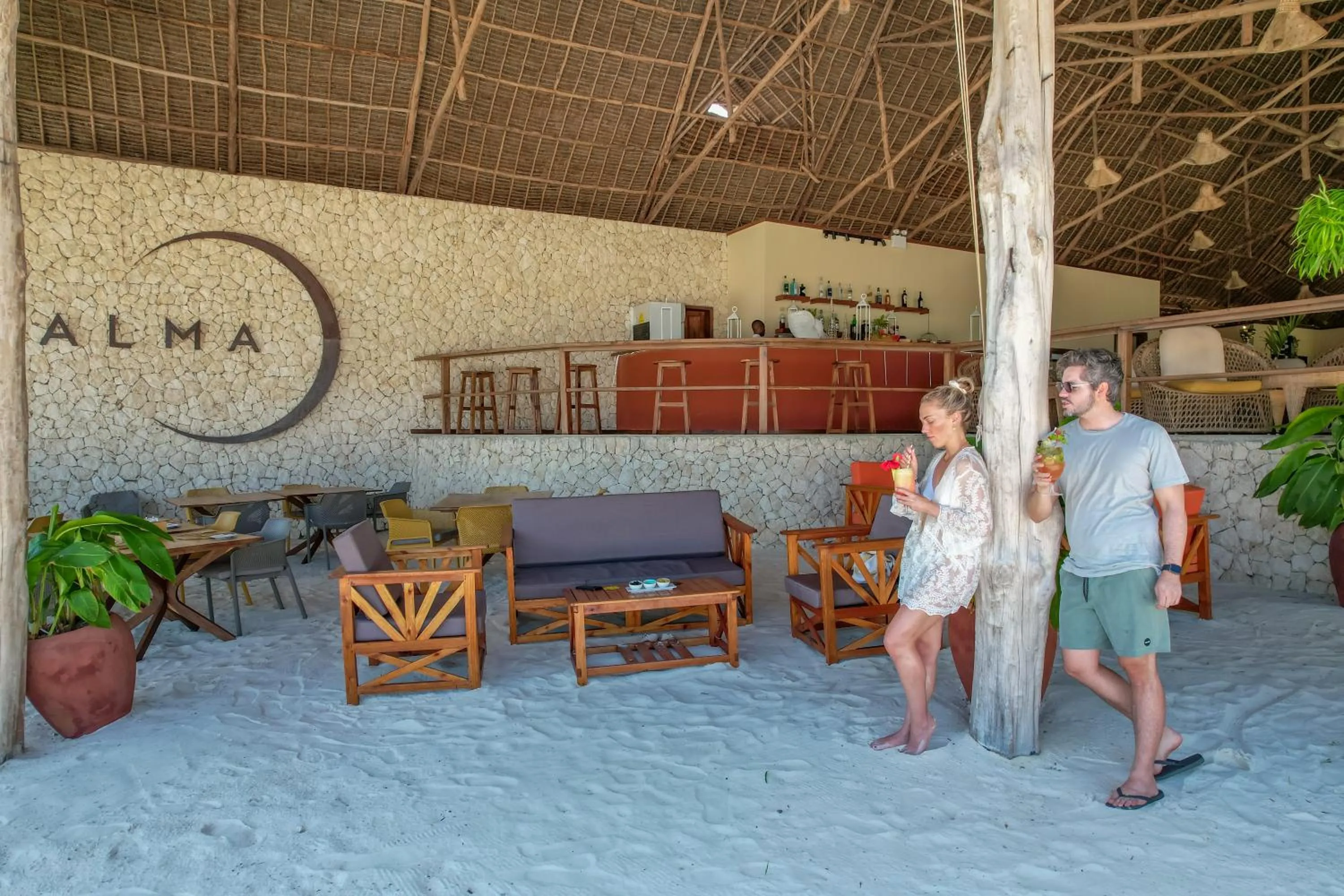 Restaurant/places to eat in Alma Boutique Hotel