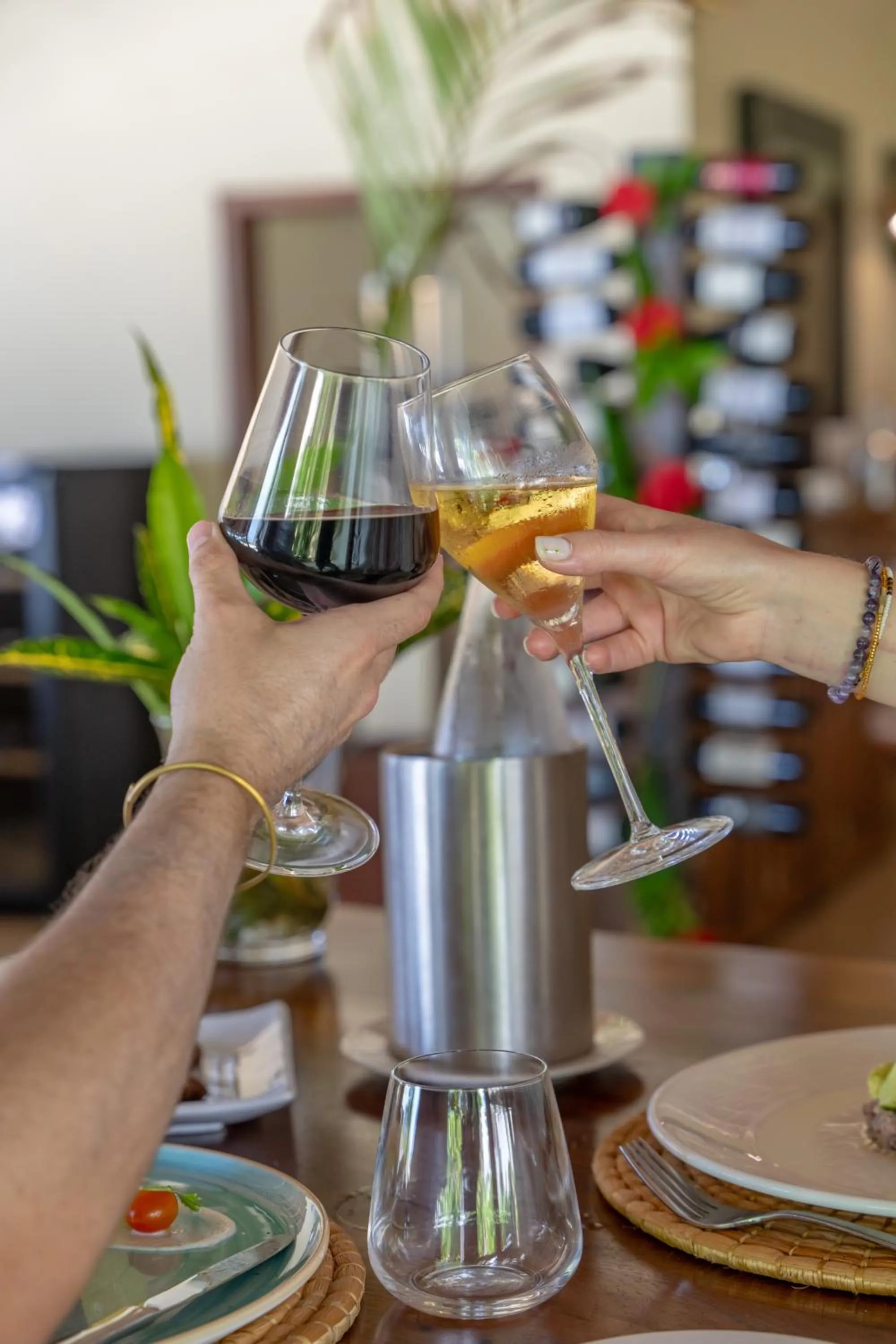 Restaurant/places to eat in Alma Boutique Hotel