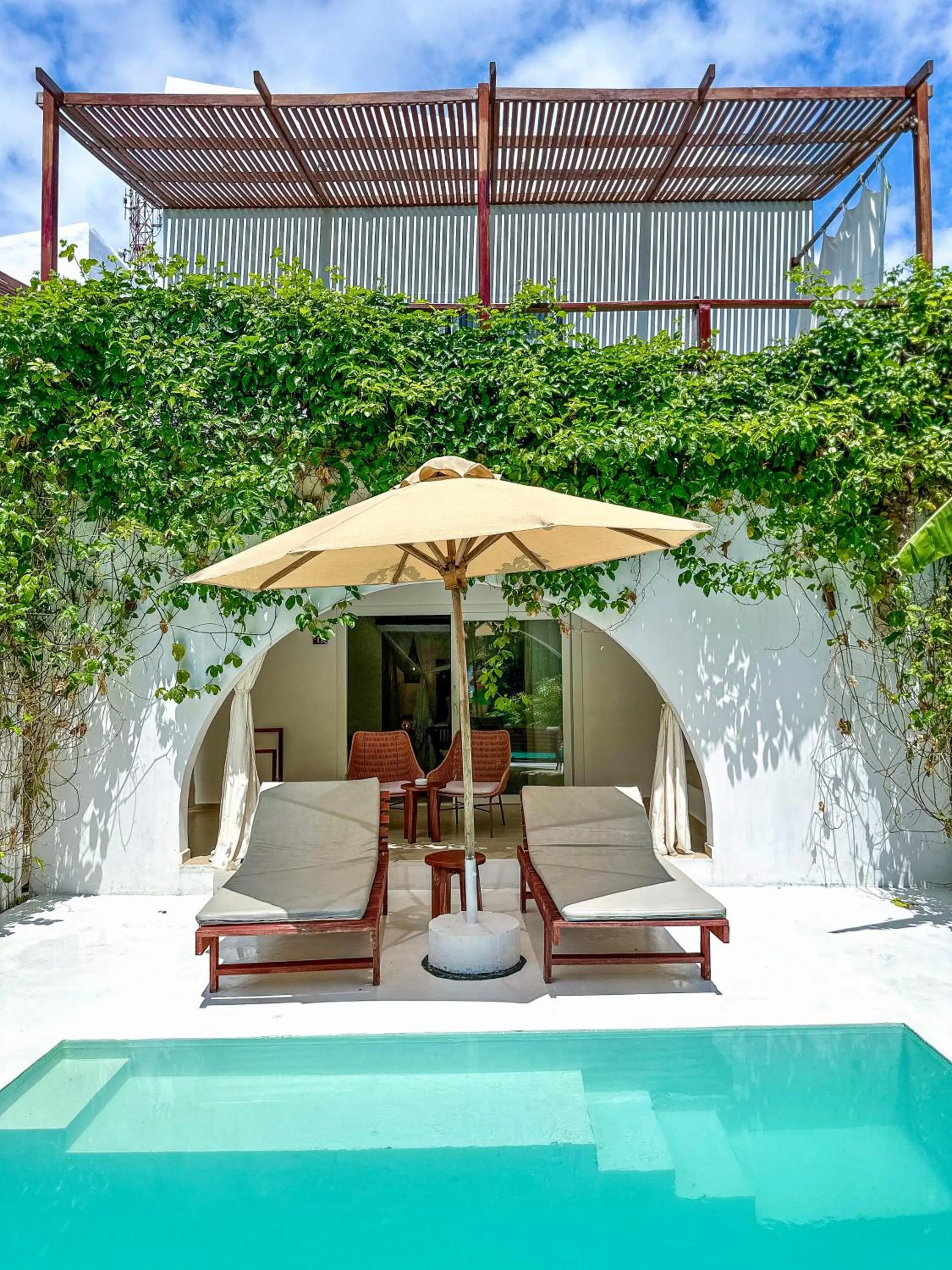 Pool view in Alma Boutique Hotel