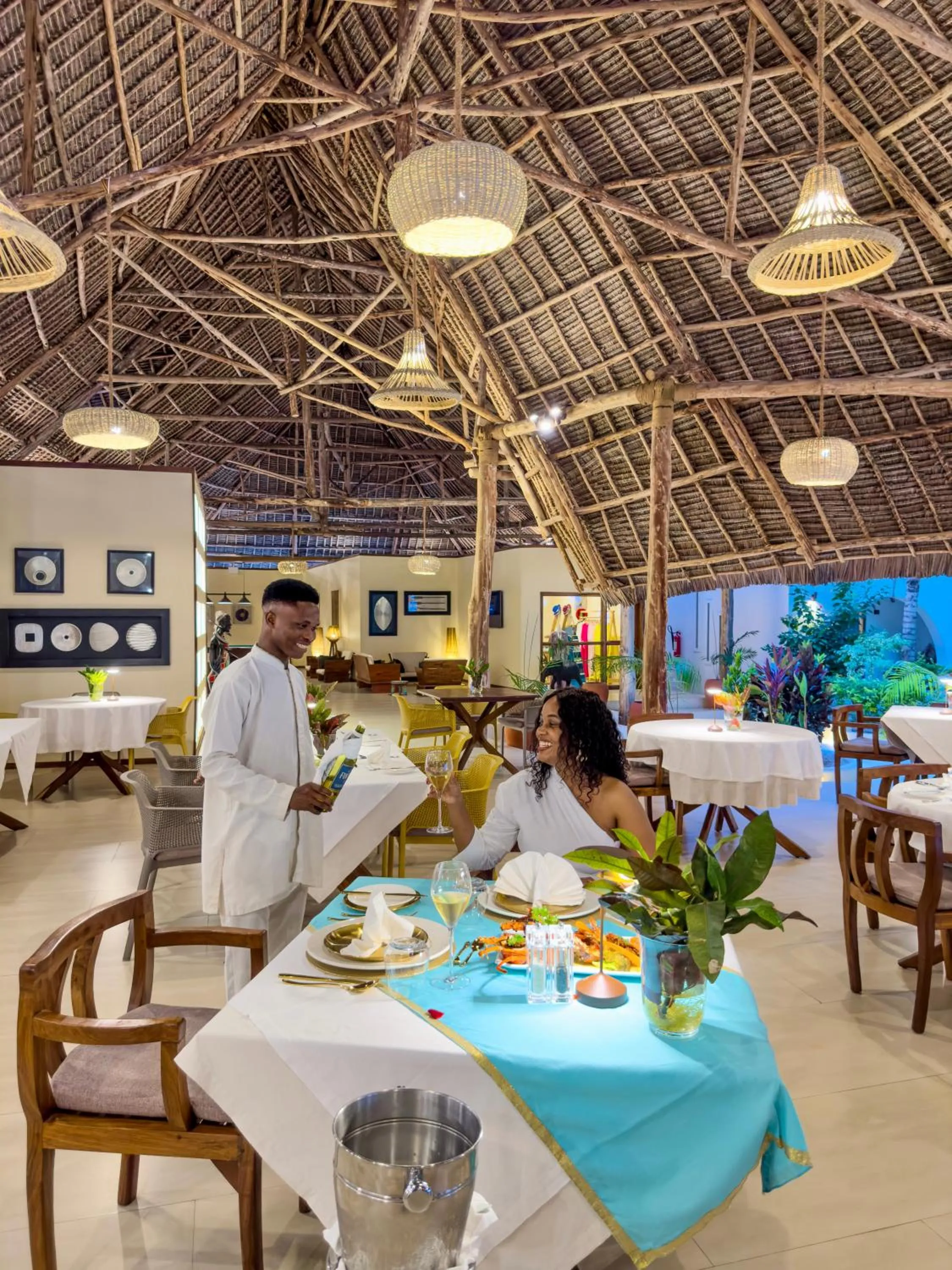 Restaurant/places to eat in Alma Boutique Hotel