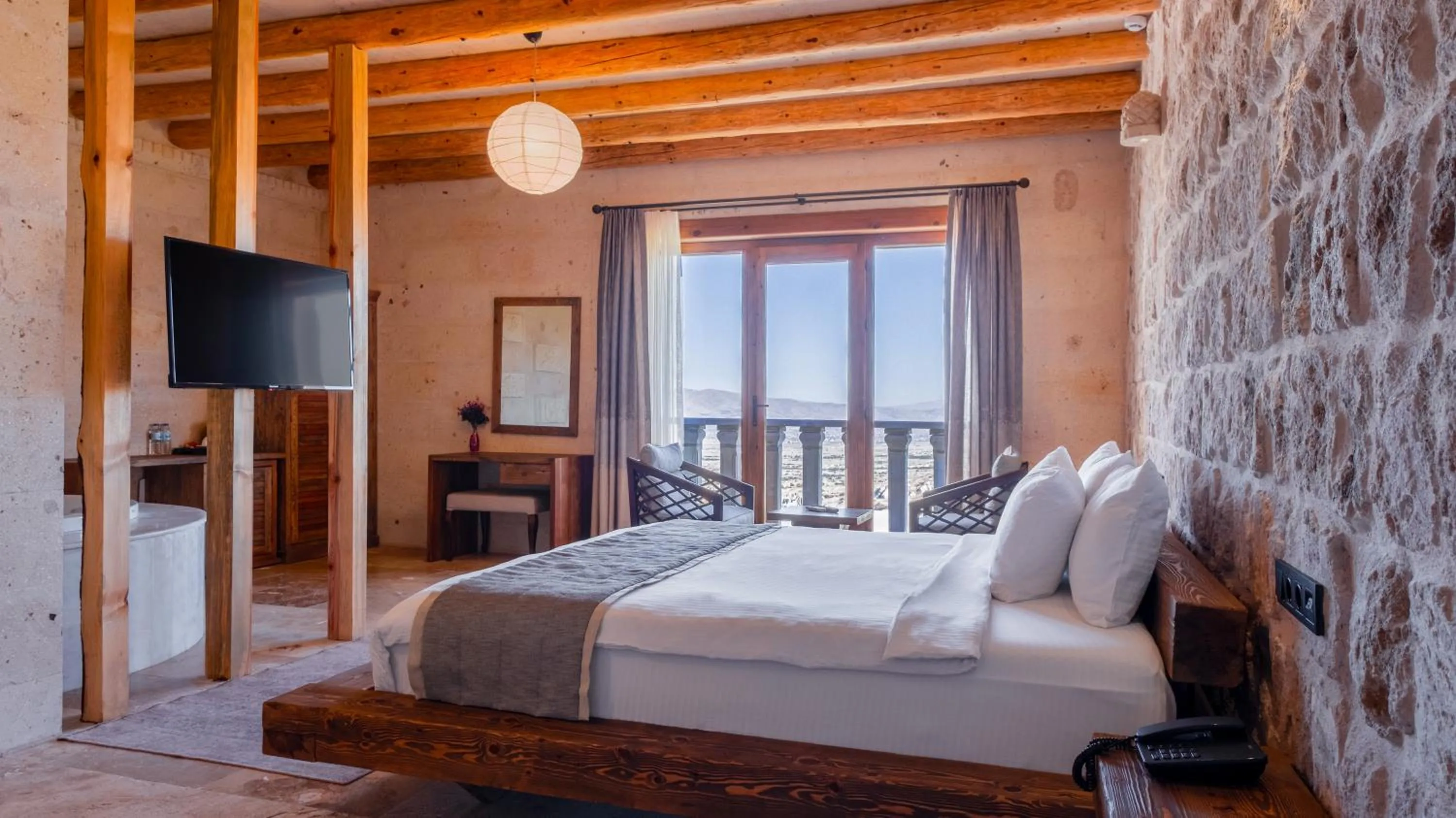 Photo of the whole room, Bed in La Fairy Cappadocia