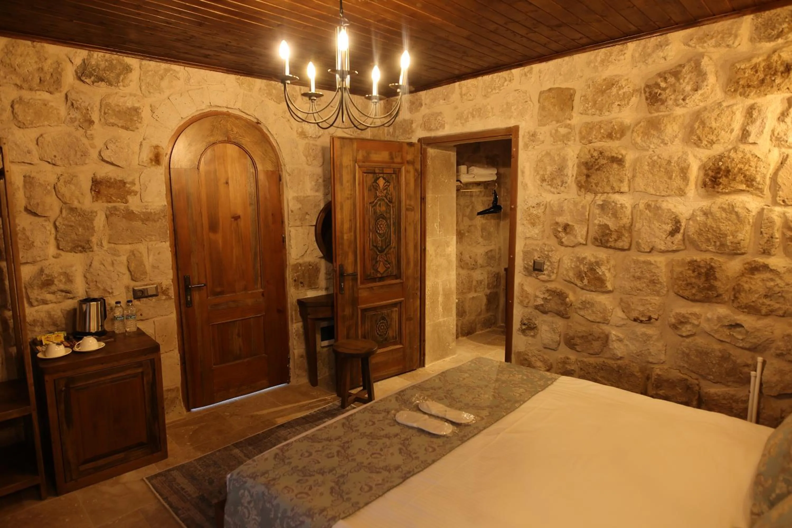 Photo of the whole room, Bed in La Fairy Cappadocia