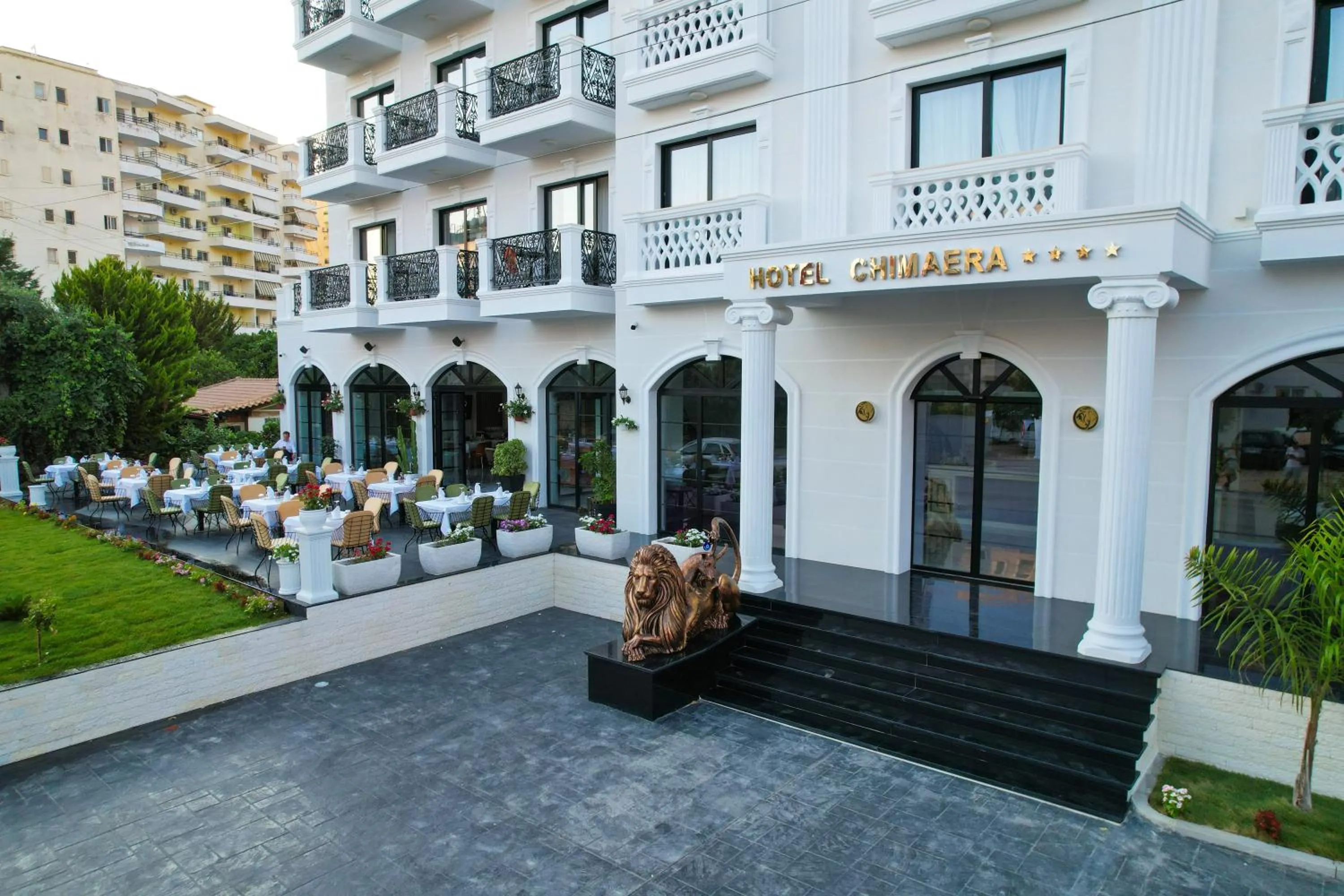 Facade/entrance in Chimaera Hotel