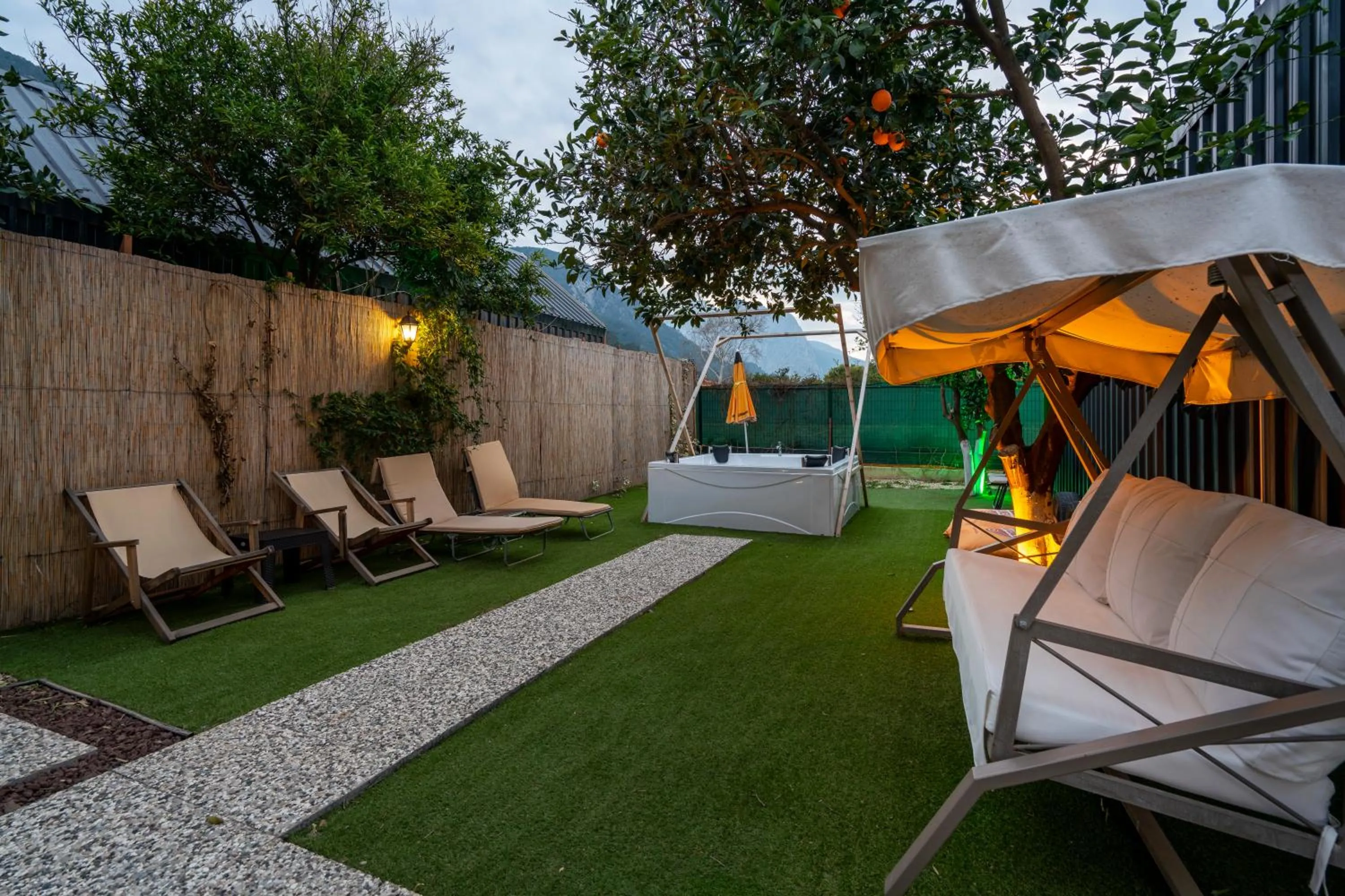 Quadruple Room with Garden View in Collesium Garden