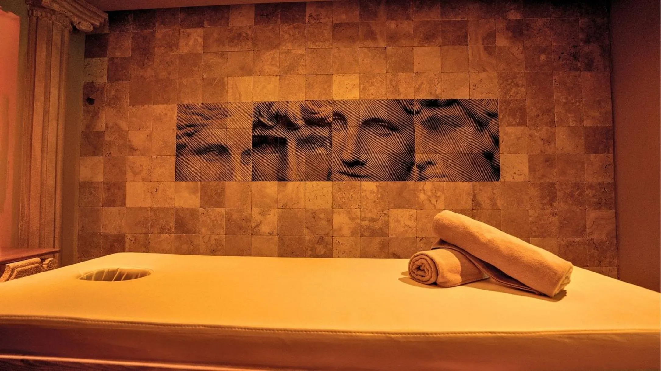 Bed in Seven For Life Thermal Hotel