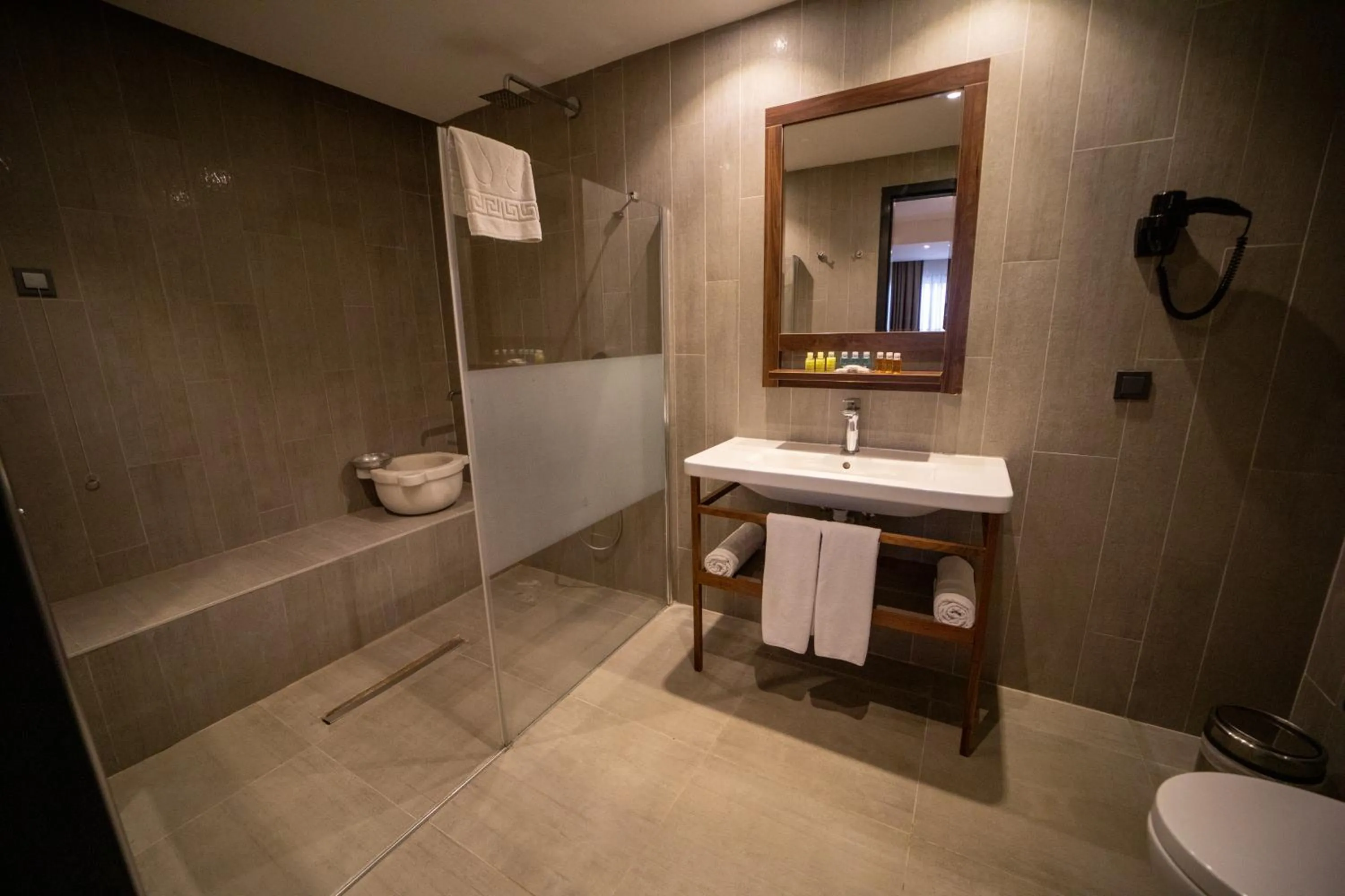 Bathroom in Seven For Life Thermal Hotel