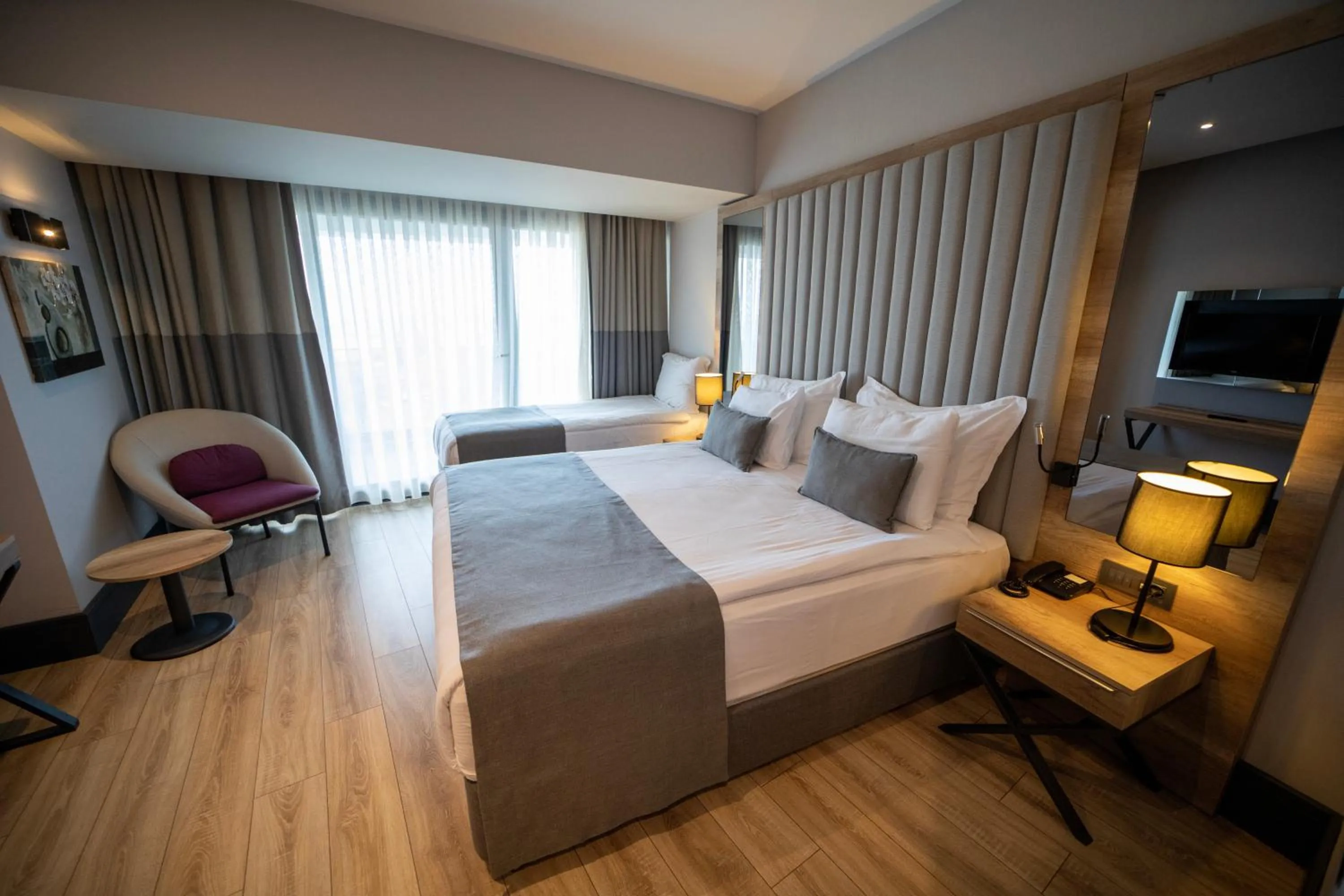 Photo of the whole room, Bed in Seven For Life Thermal Hotel