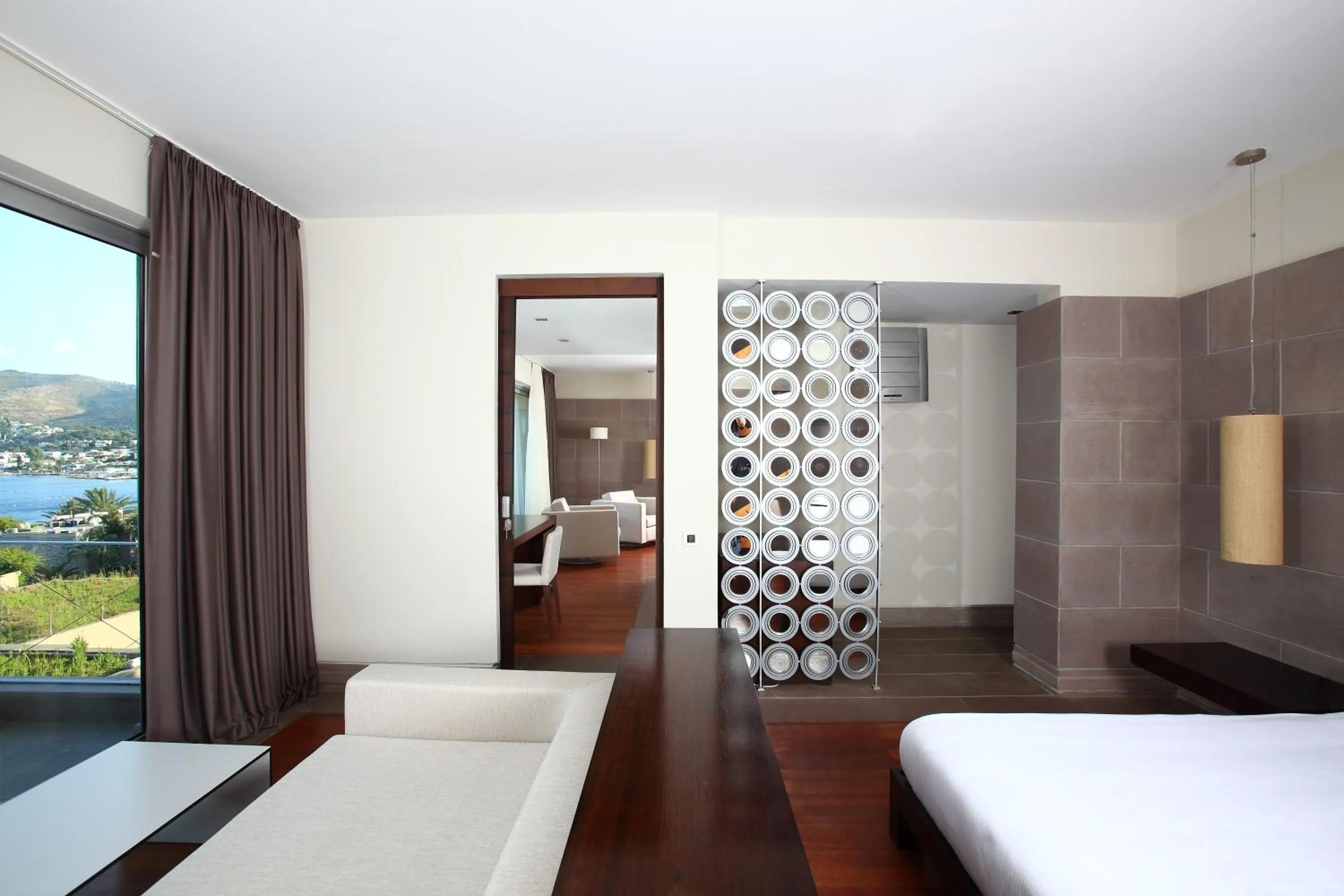 Sea view, Bed in No81 Hotel