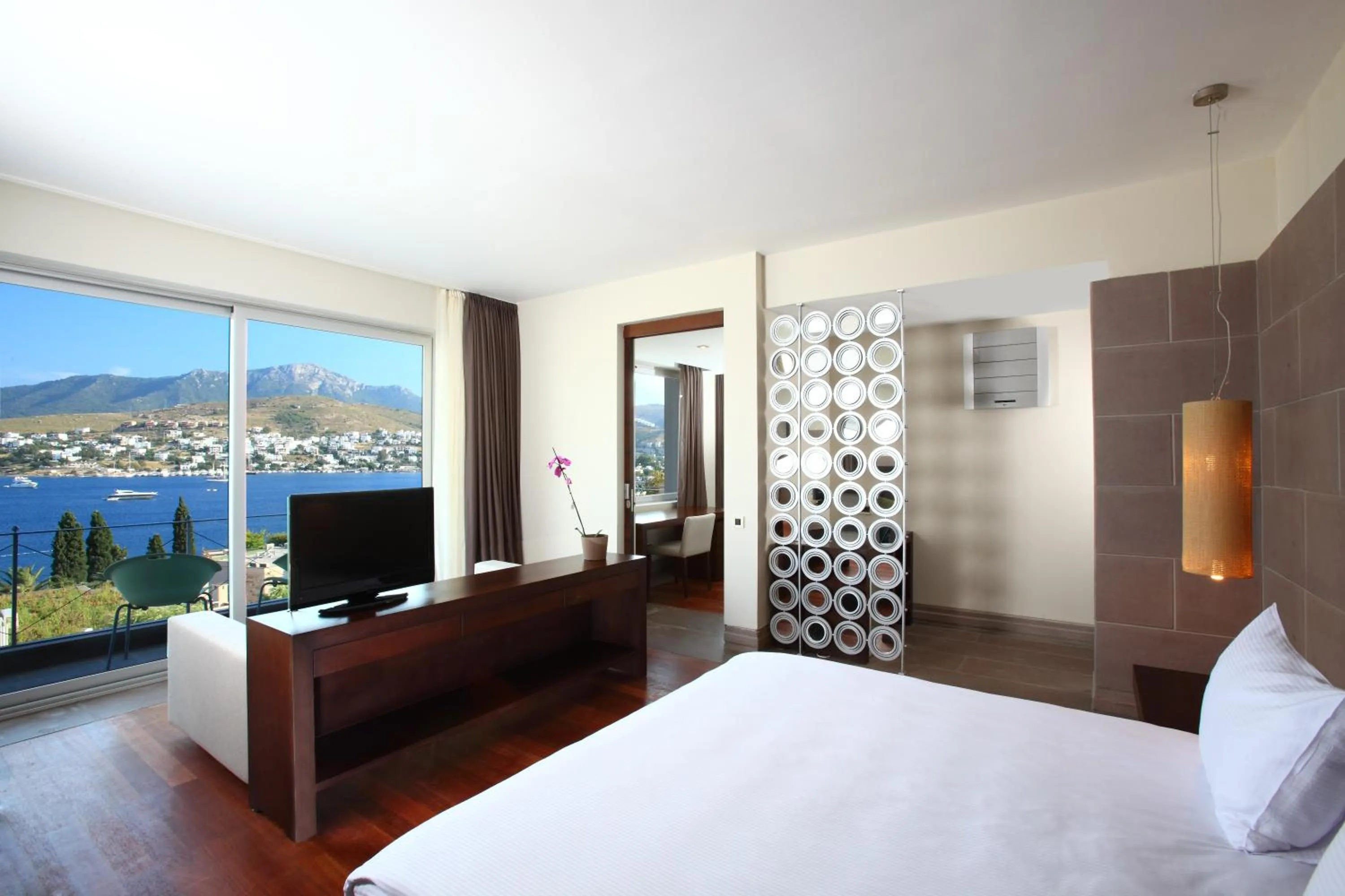 Bedroom, Bed in No81 Hotel