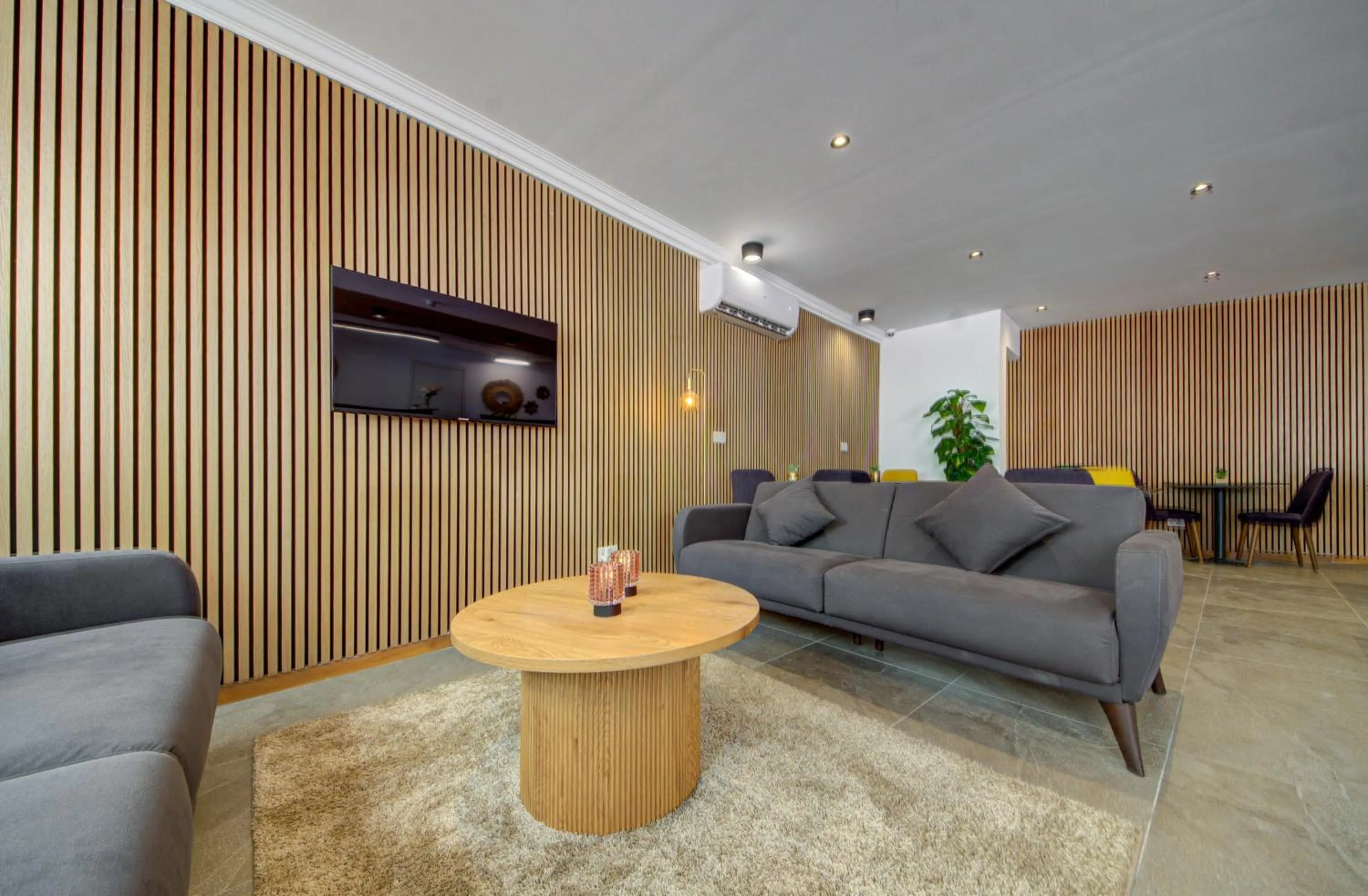 TV and multimedia in Marina Suites & apartments - Self catering - by Tritoni hotels