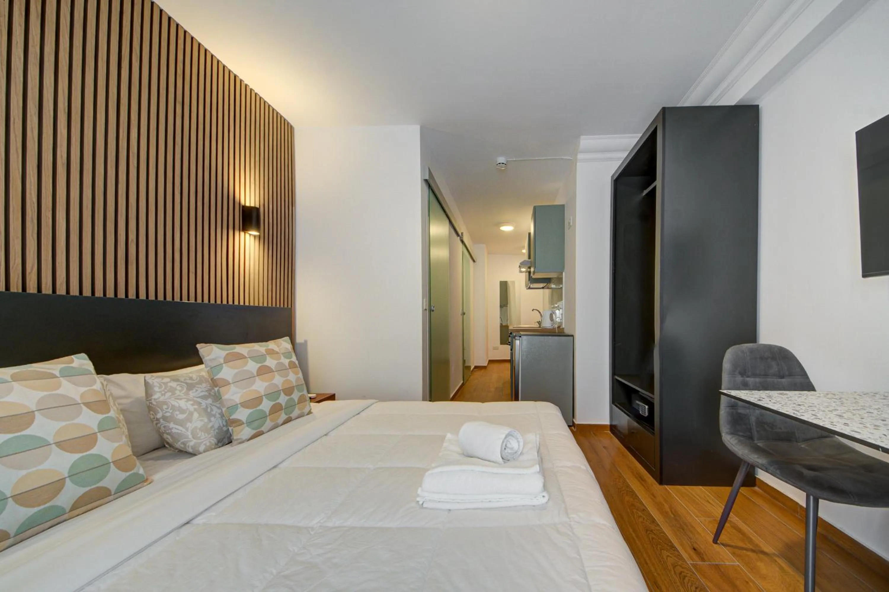 Bed in Marina Suites & apartments - Self catering - by Tritoni hotels