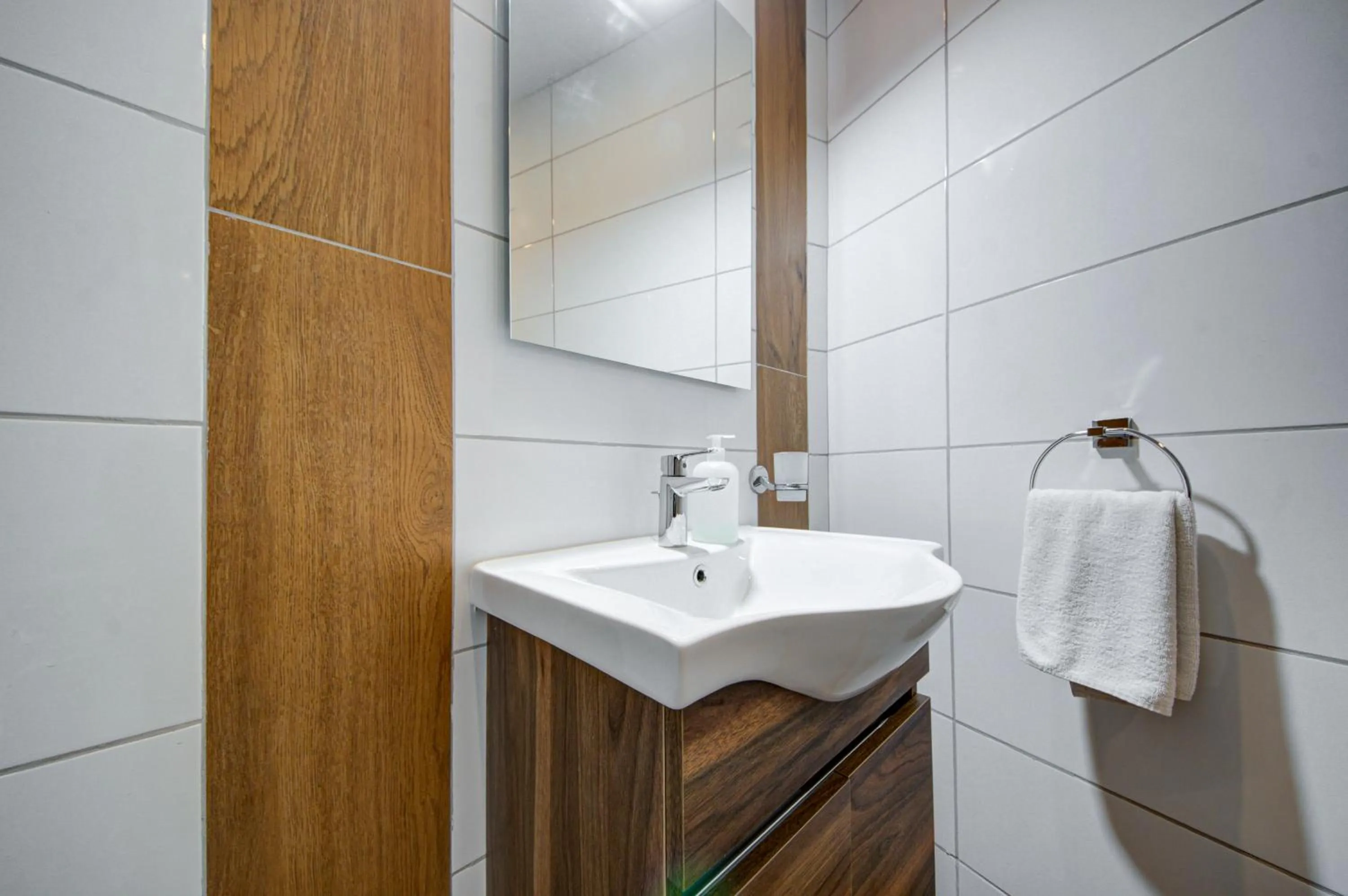 Bathroom in Marina Suites & apartments - Self catering - by Tritoni hotels