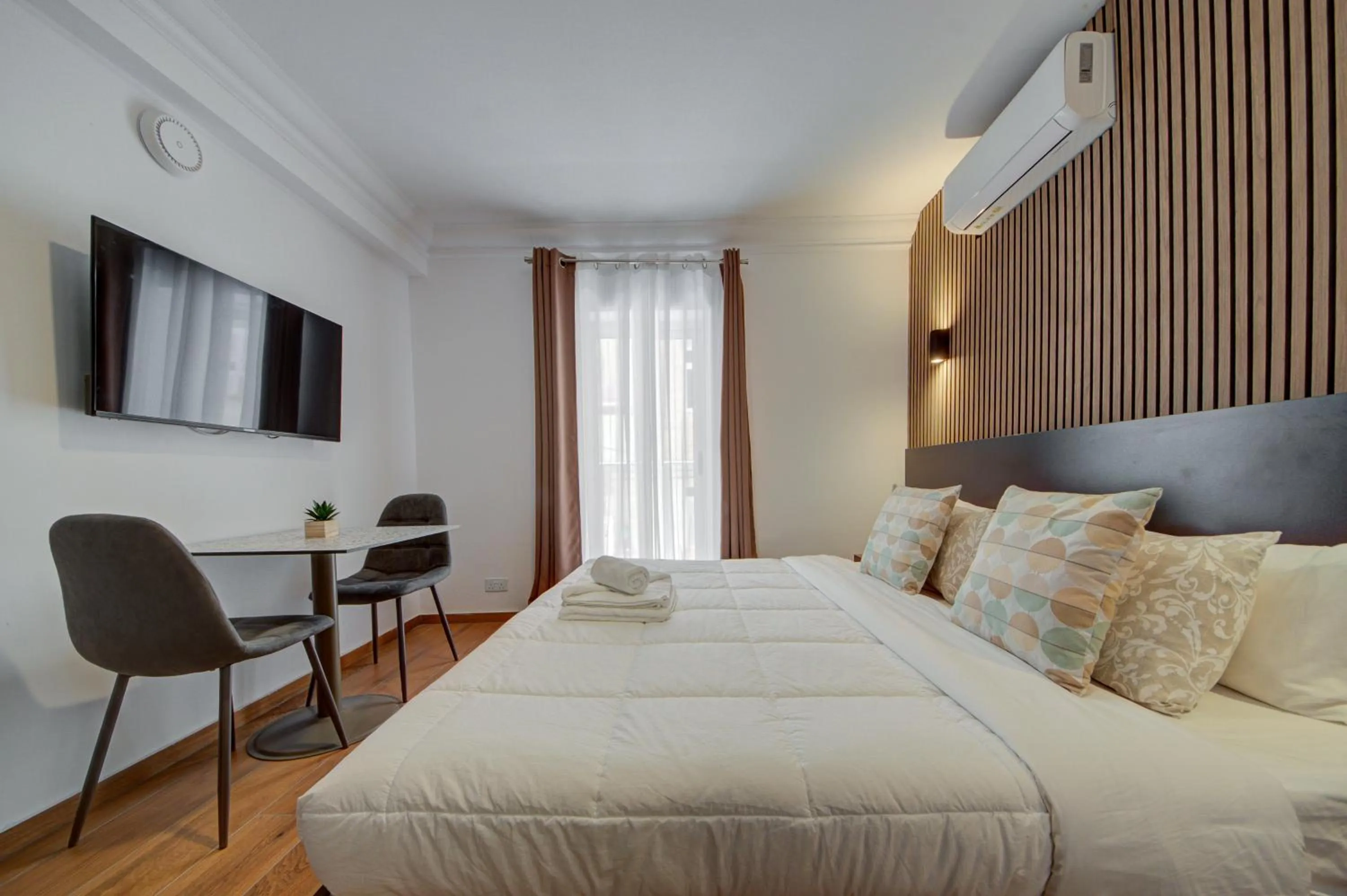 Bed in Marina Suites & apartments - Self catering - by Tritoni hotels