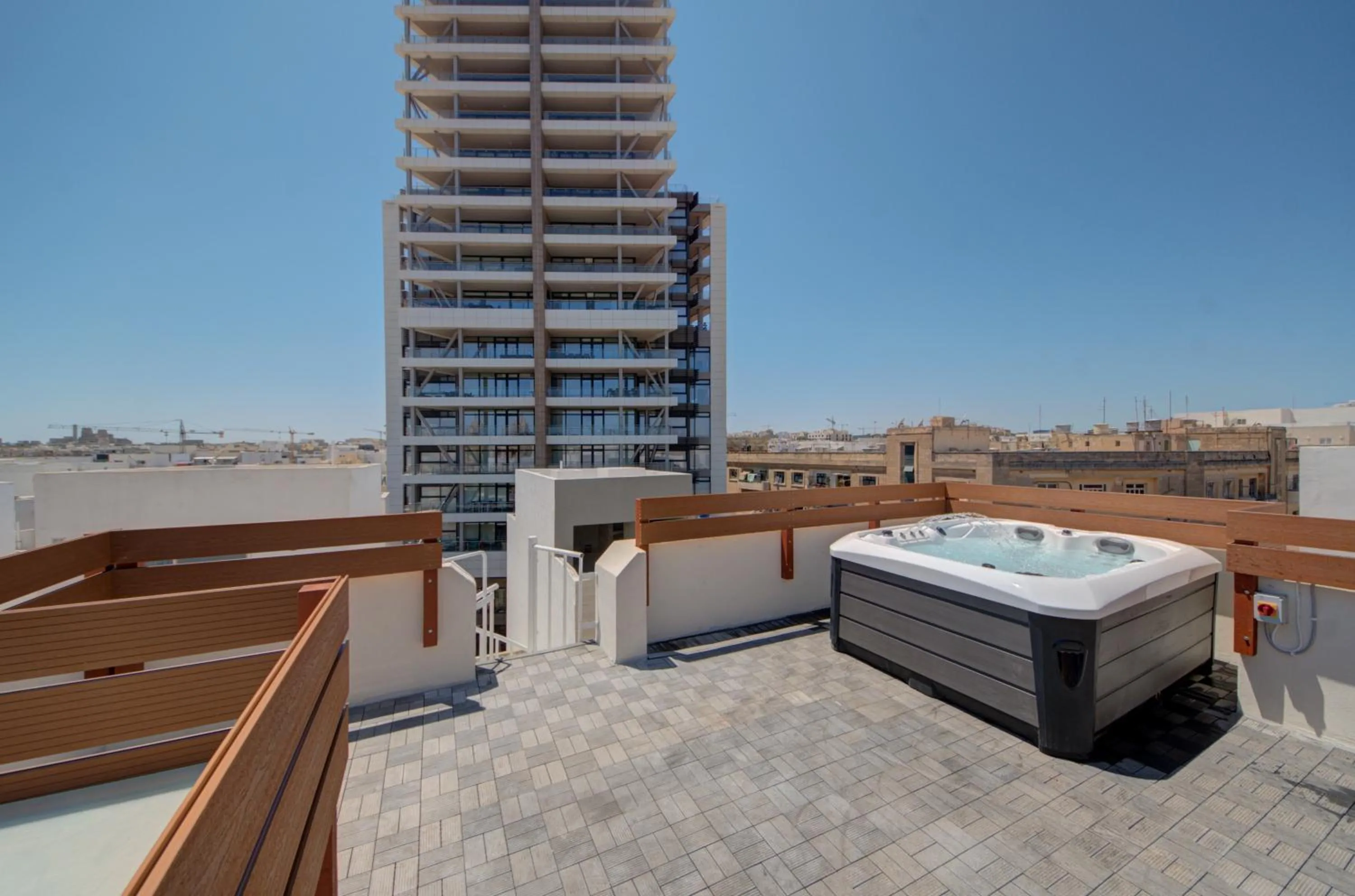 Hot Tub in Marina Suites & apartments - Self catering - by Tritoni hotels