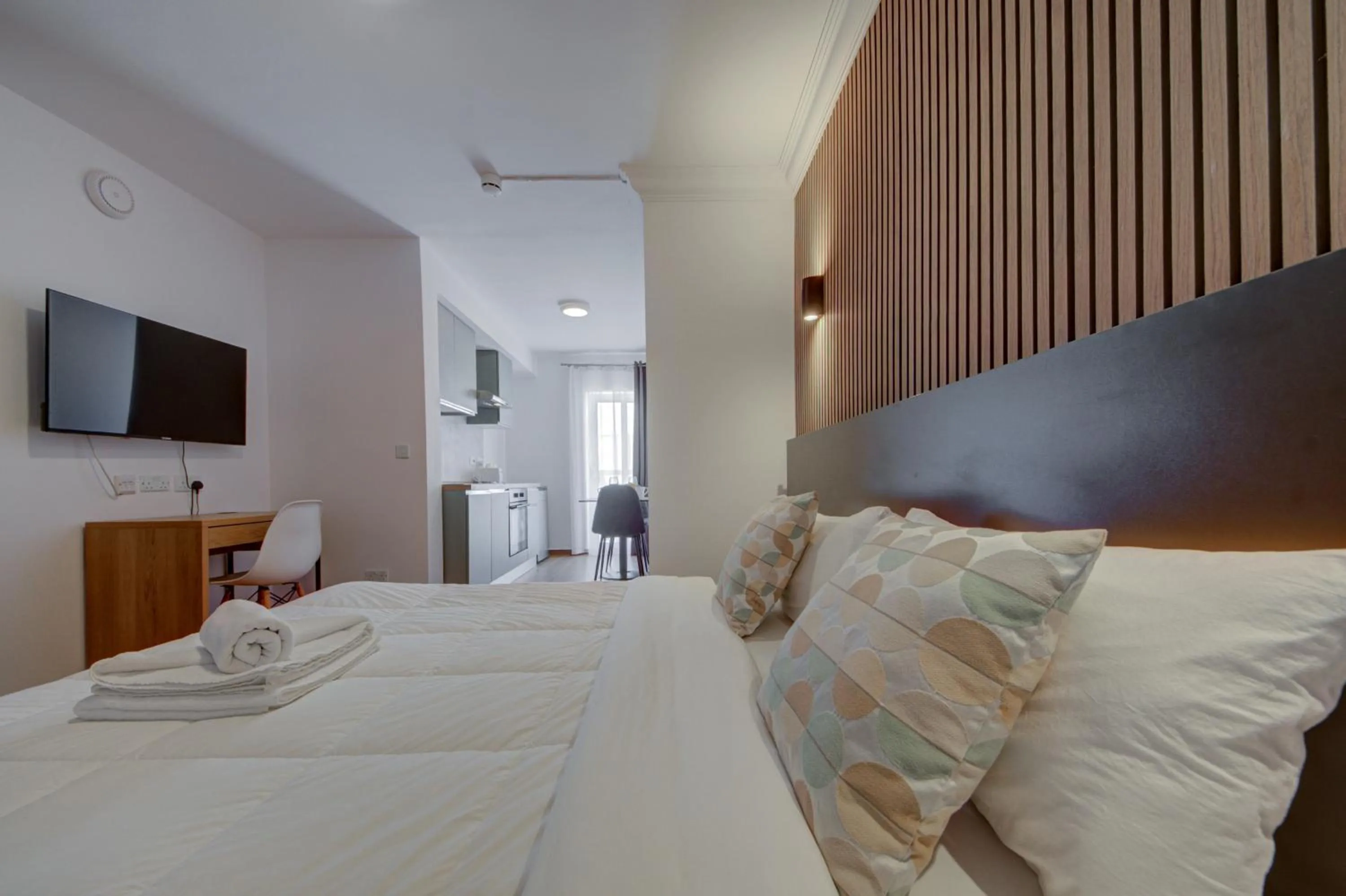 Bed in Marina Suites & apartments - Self catering - by Tritoni hotels