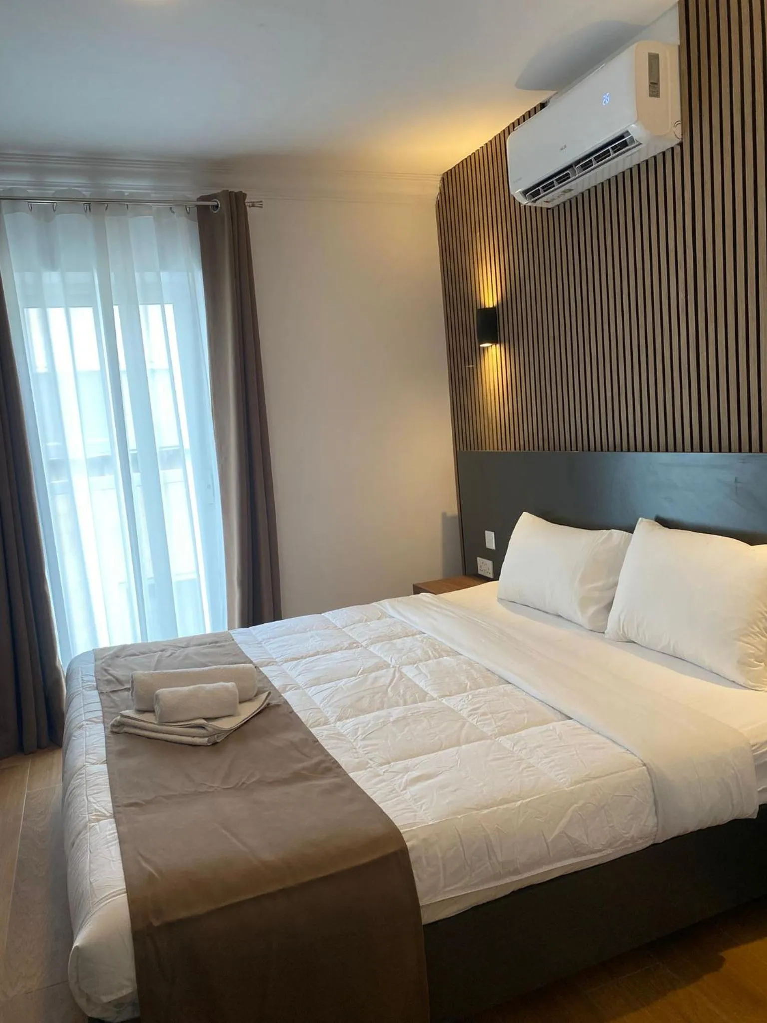 Balcony/Terrace, Bed in Marina Suites & apartments - Self catering - by Tritoni hotels