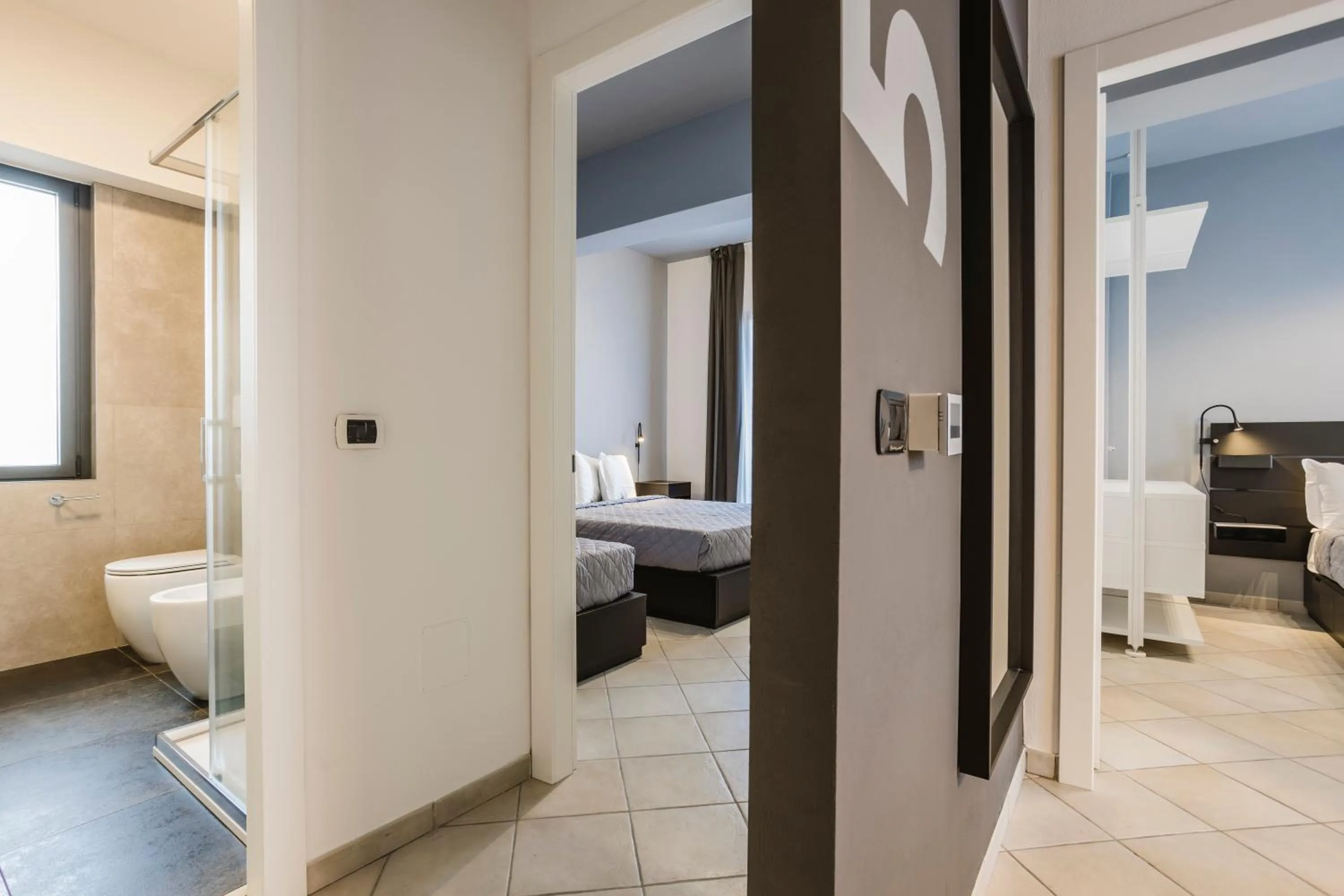 Photo of the whole room, Bed in Residence 9 Line