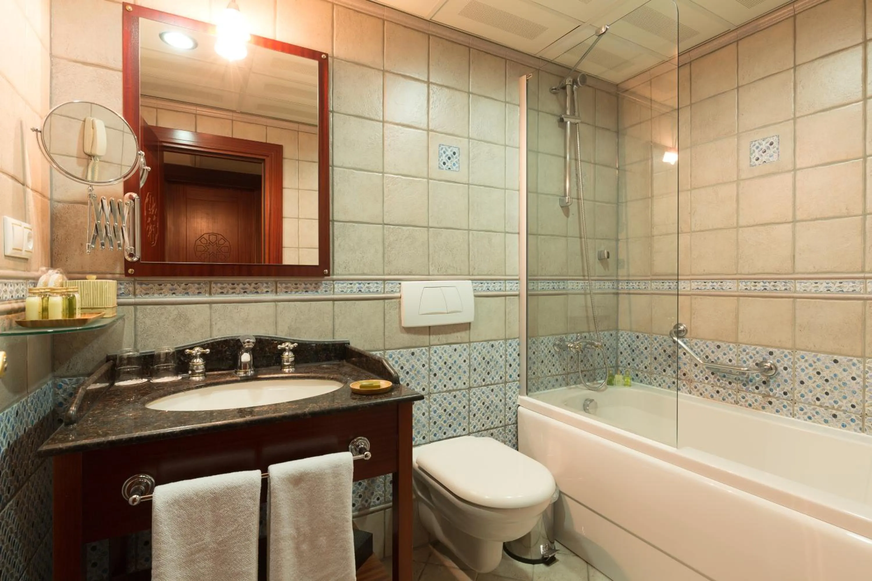 Toilet in Sirkeci Mansion