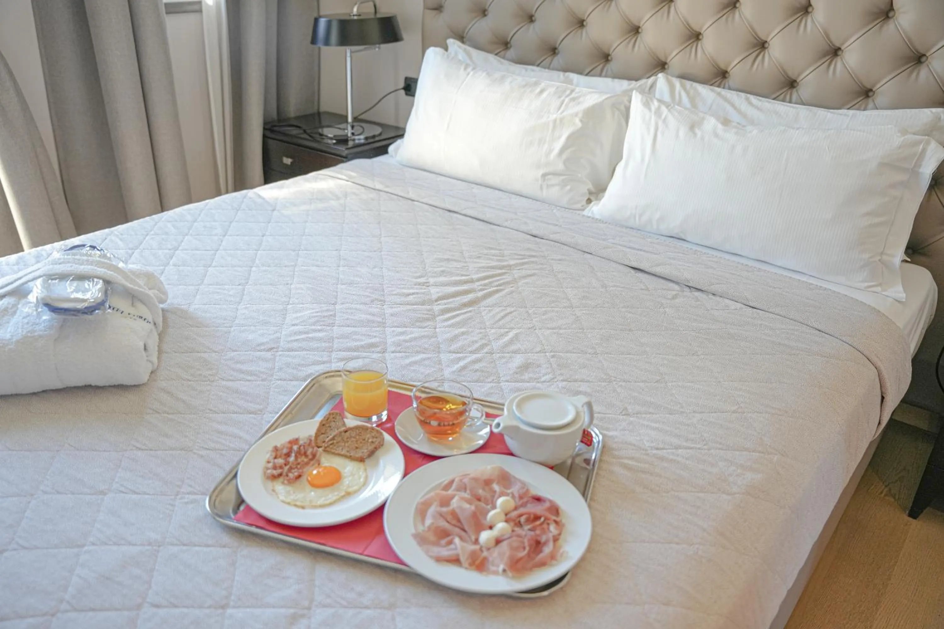 Food and drinks, Bed in Hotel Europa